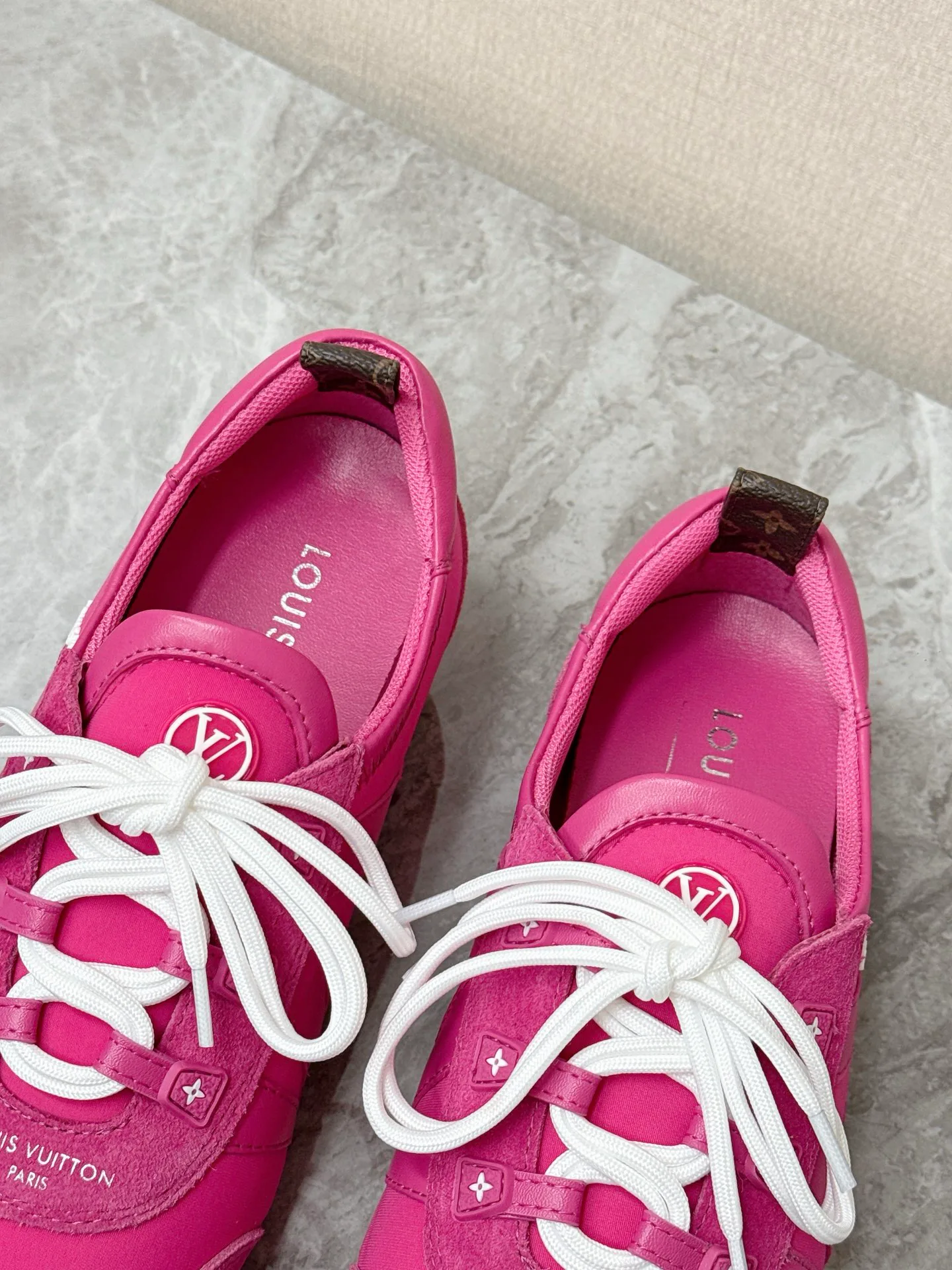 Кроссовки Женские Louis Vuitton 2625306