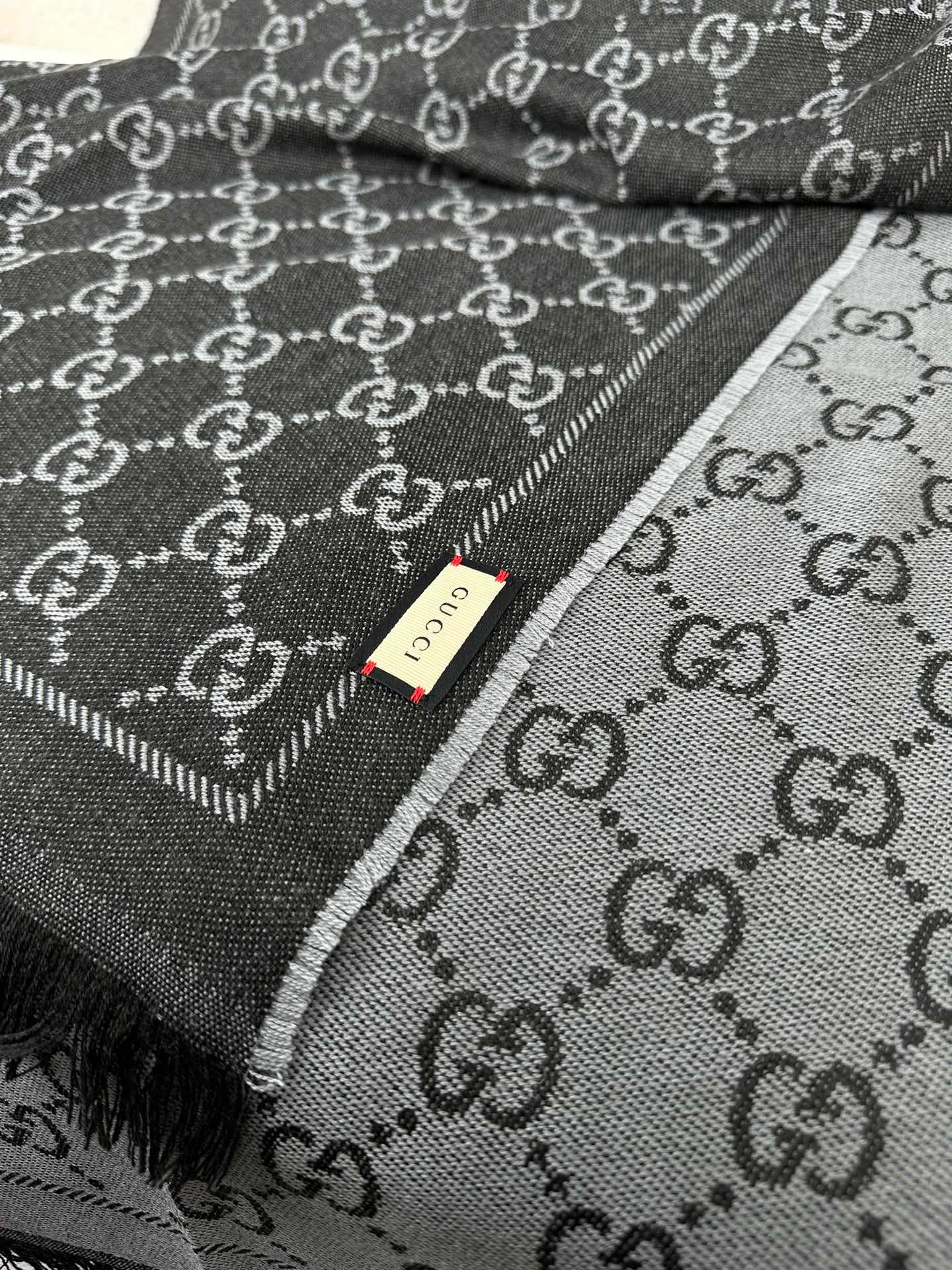 Шарфы Gucci 752751