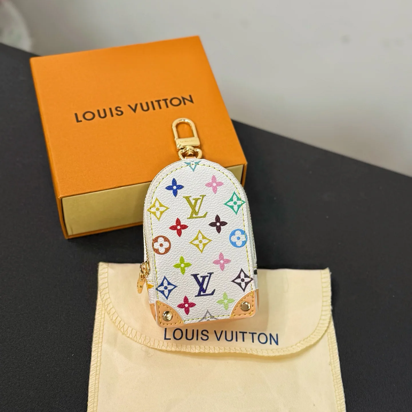 Клатчи Женские Louis Vuitton 13271460