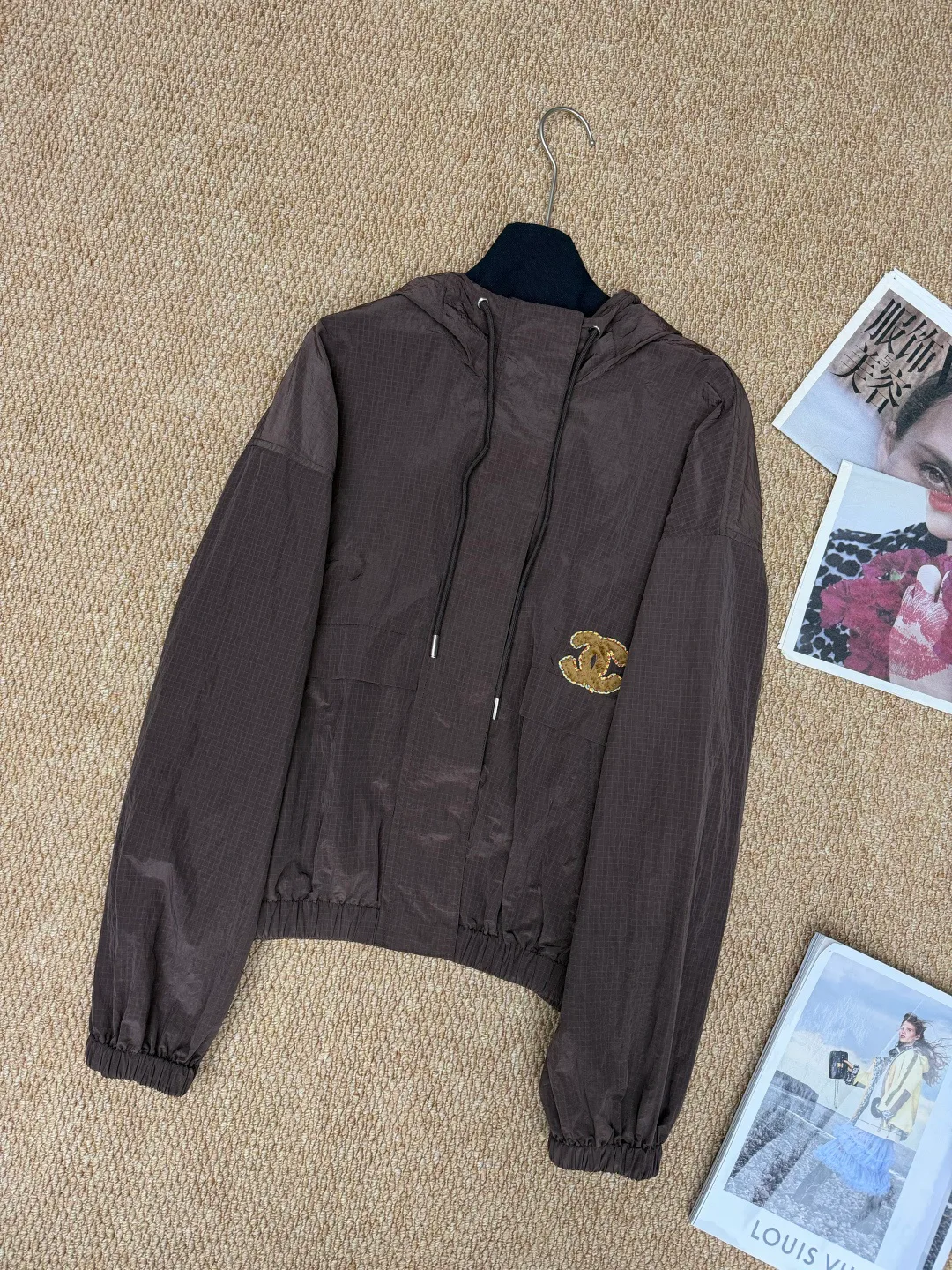 Куртки И Пуховики Женские Chanel 13153884