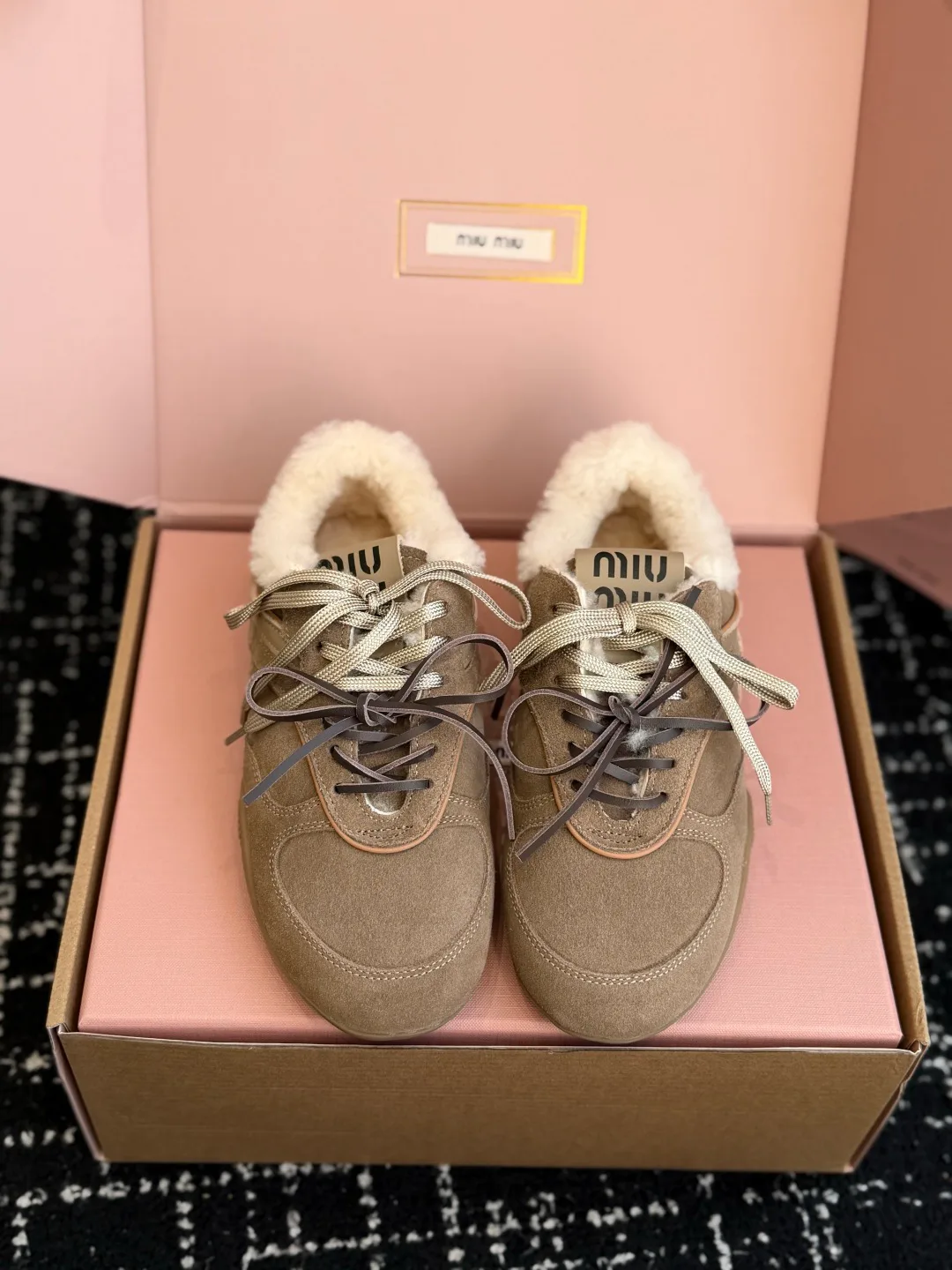 Кроссовки Женские Miu Miu 18309205