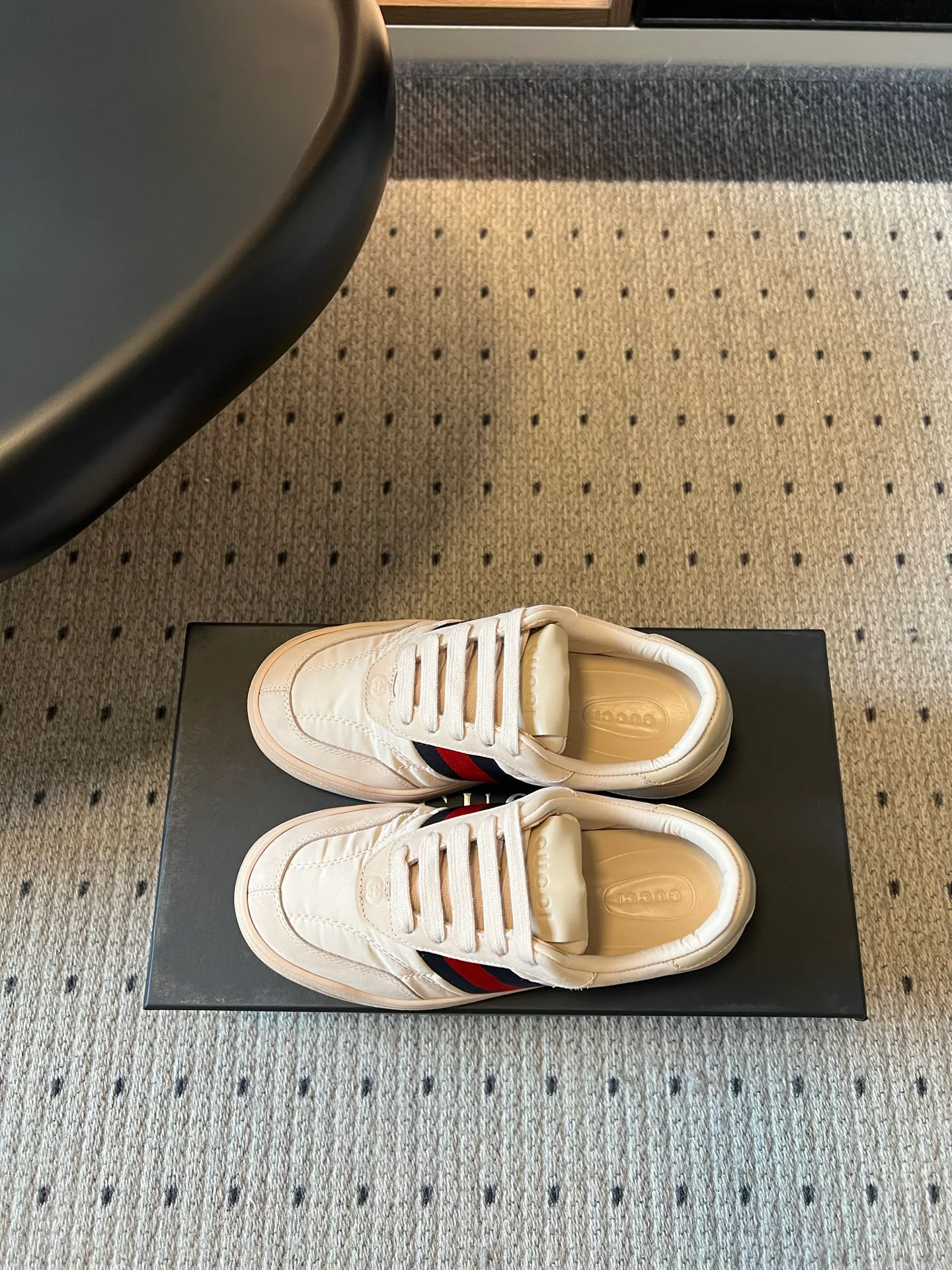 Кроссовки Женские Gucci 18146902