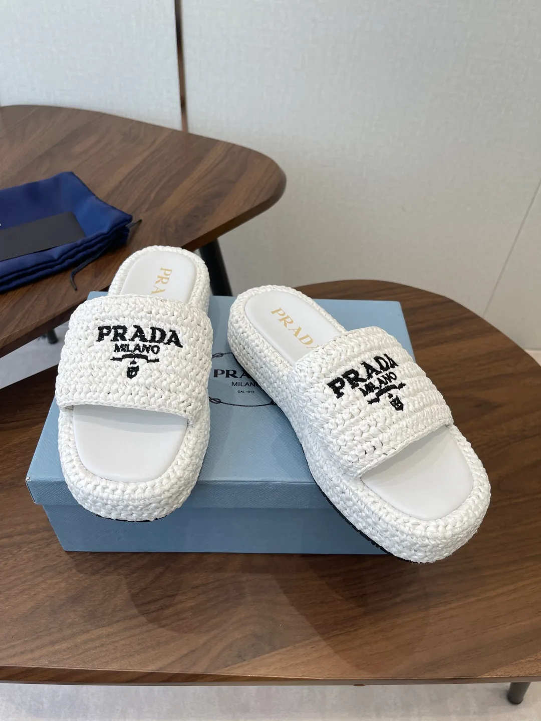 Шлепанцы Женские Prada 11484926
