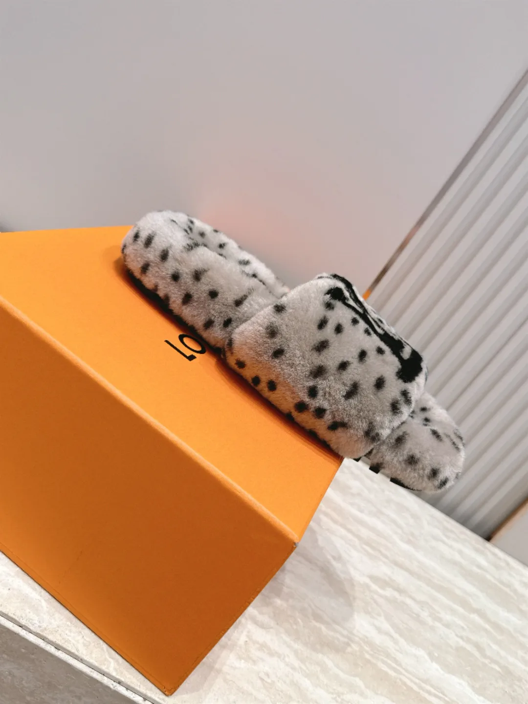 Тапочки Женские Louis Vuitton 18470072