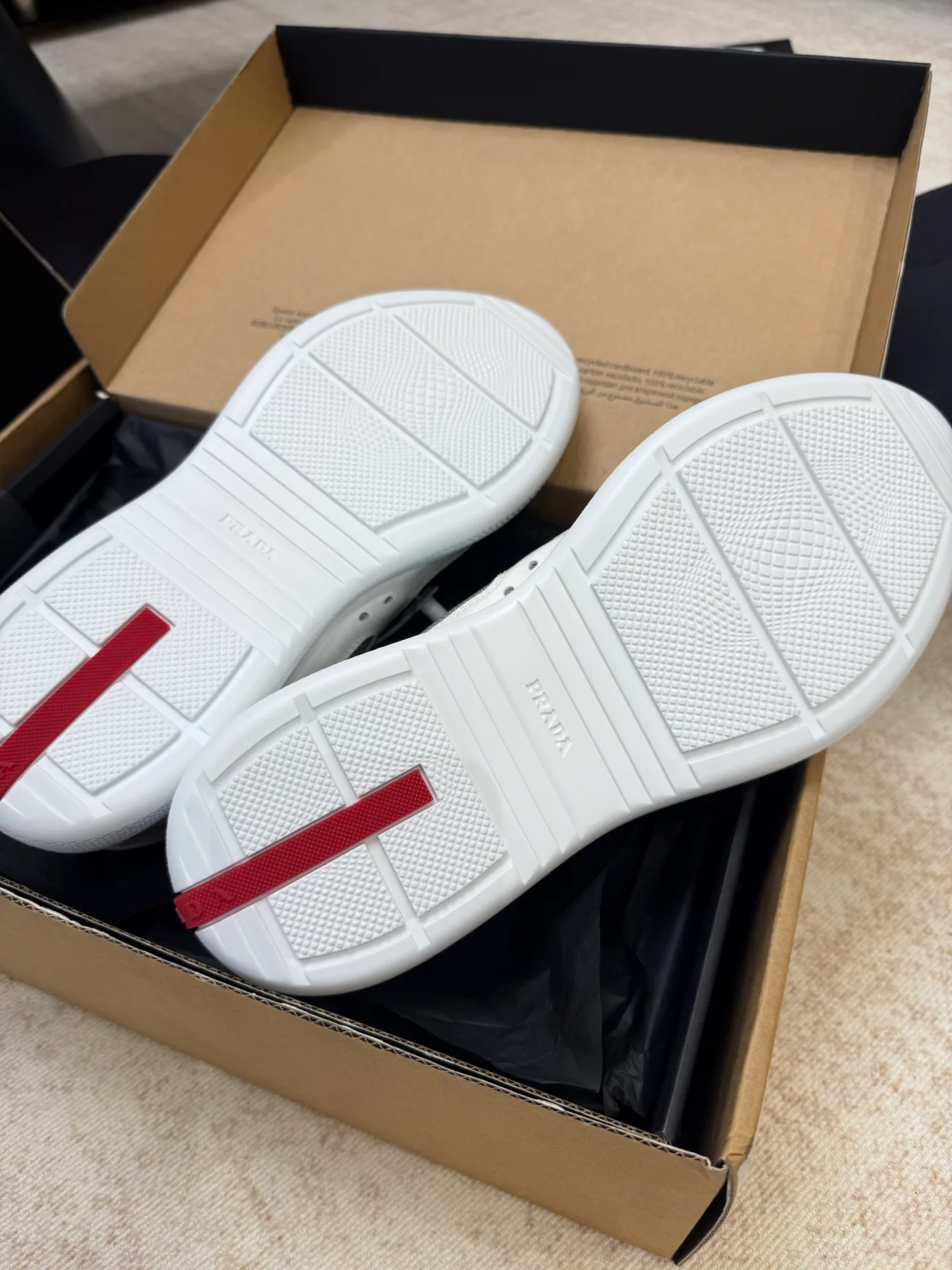 Кроссовки Женские Prada 11411015