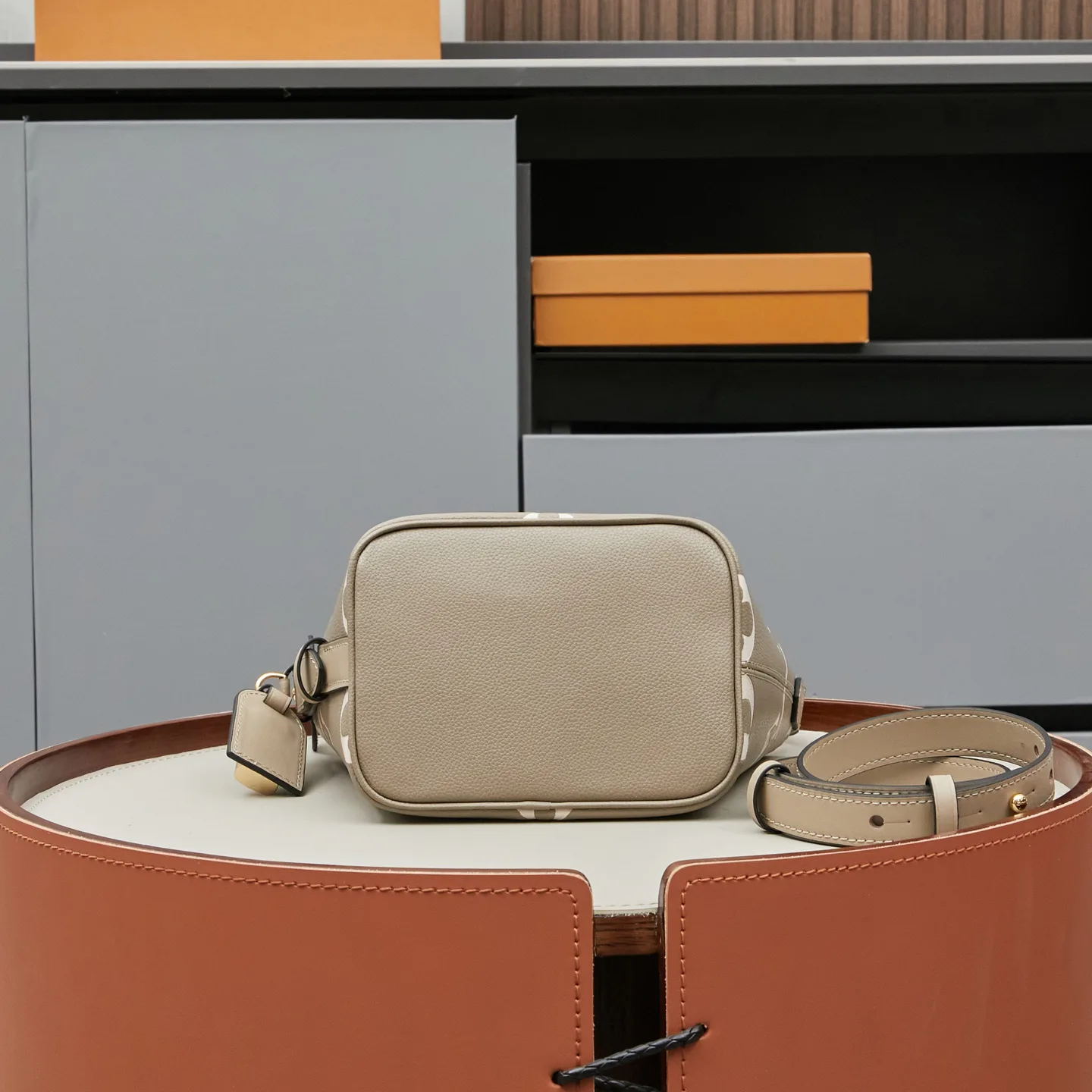 Сумки На Ремне Женские Louis Vuitton 25402