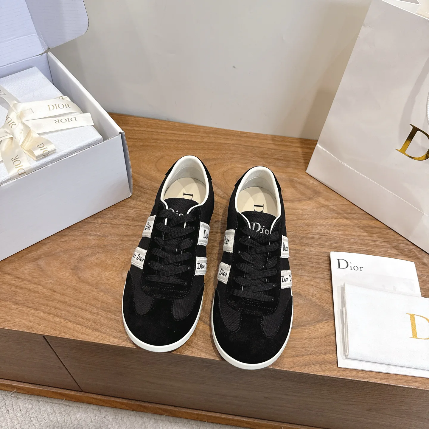 Кроссовки Женские Christian Dior 17467319