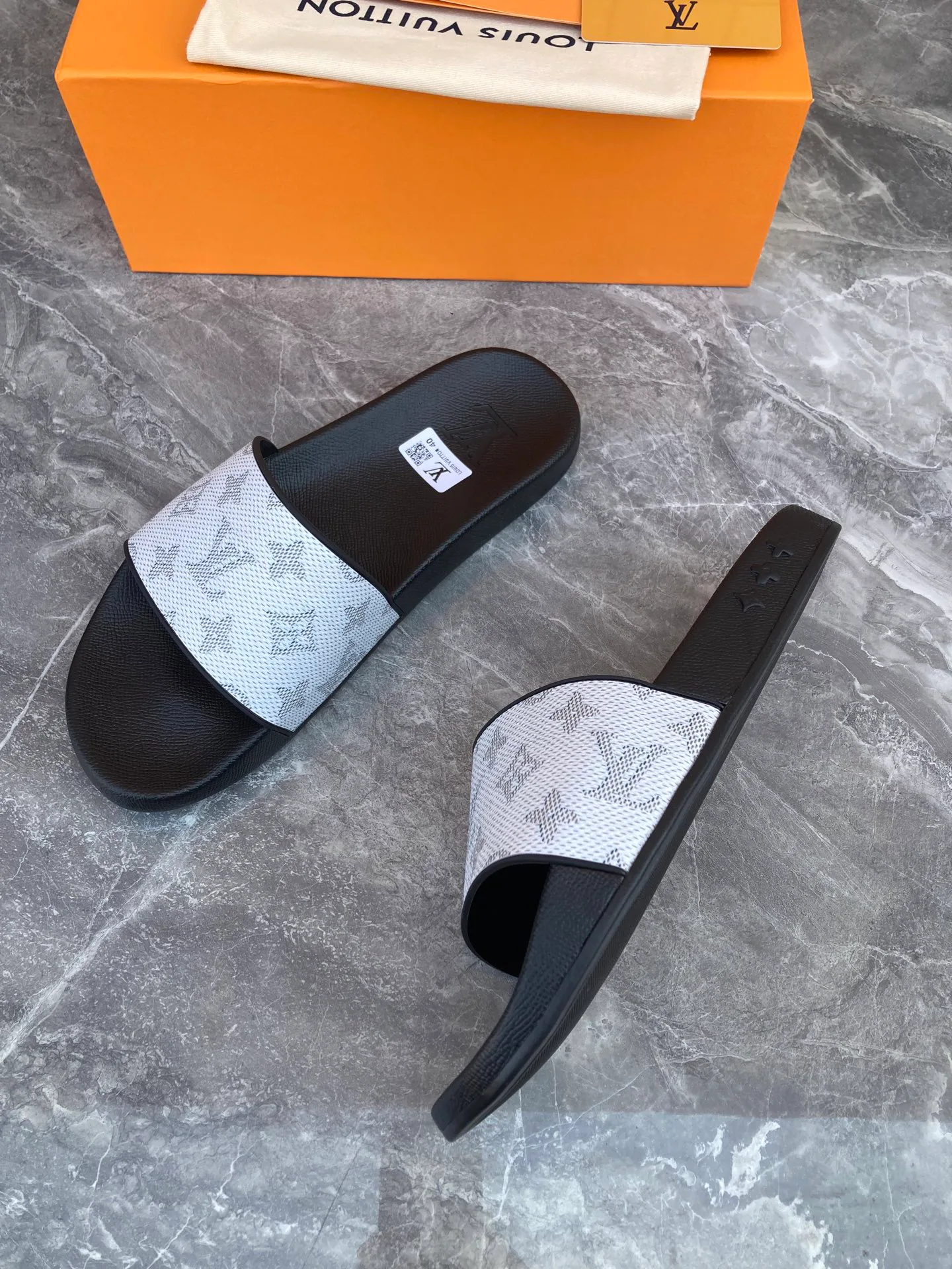 Шлепанцы Женские Louis Vuitton 5879851