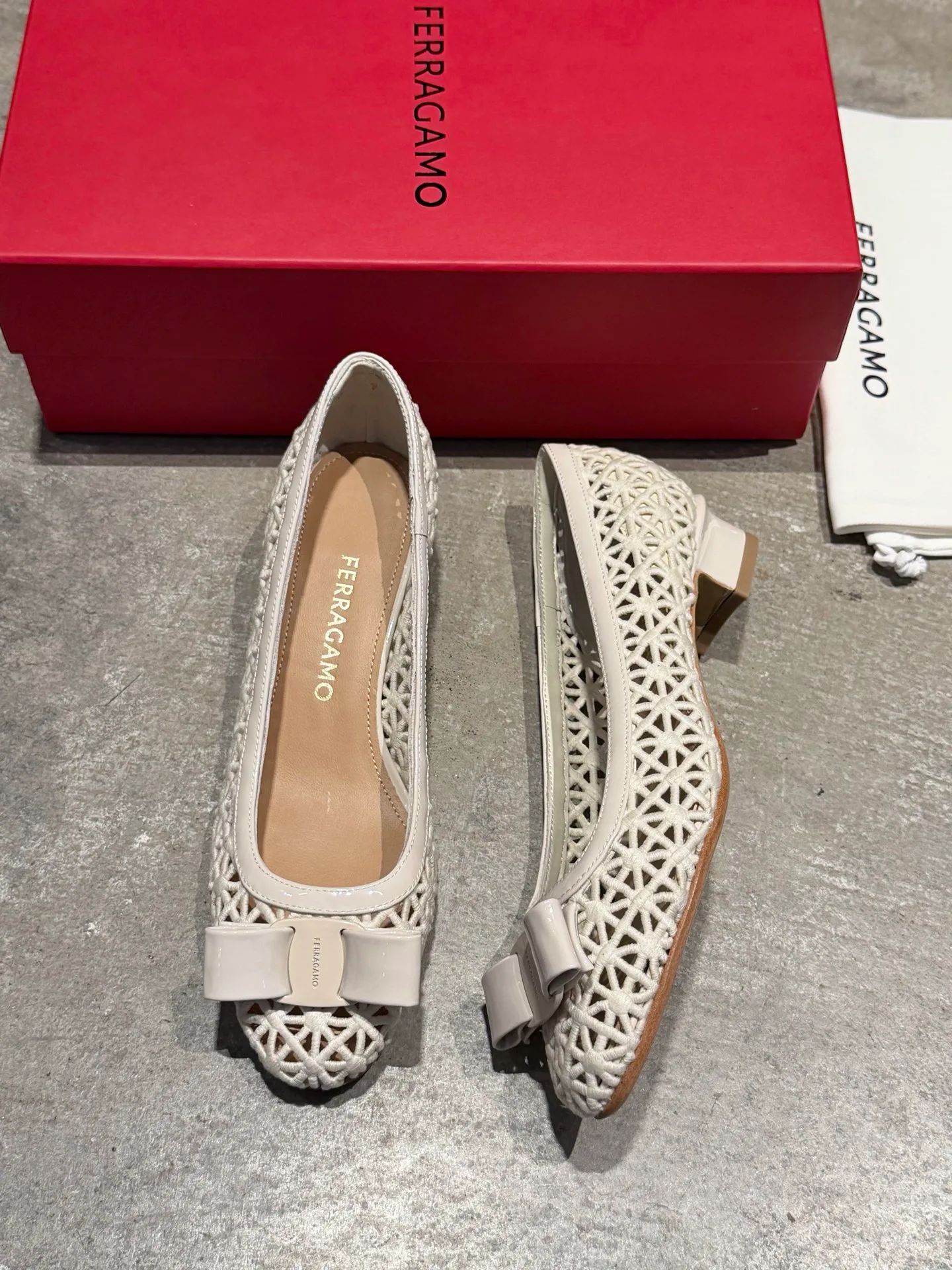 Туфли Женские Salvatore Ferragamo 17642581