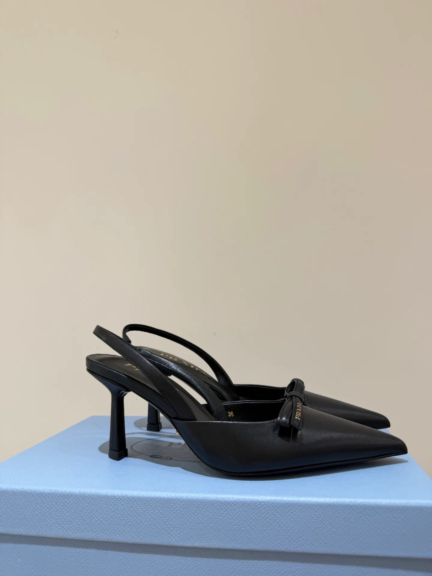 Босоножки Женские Prada 11685917