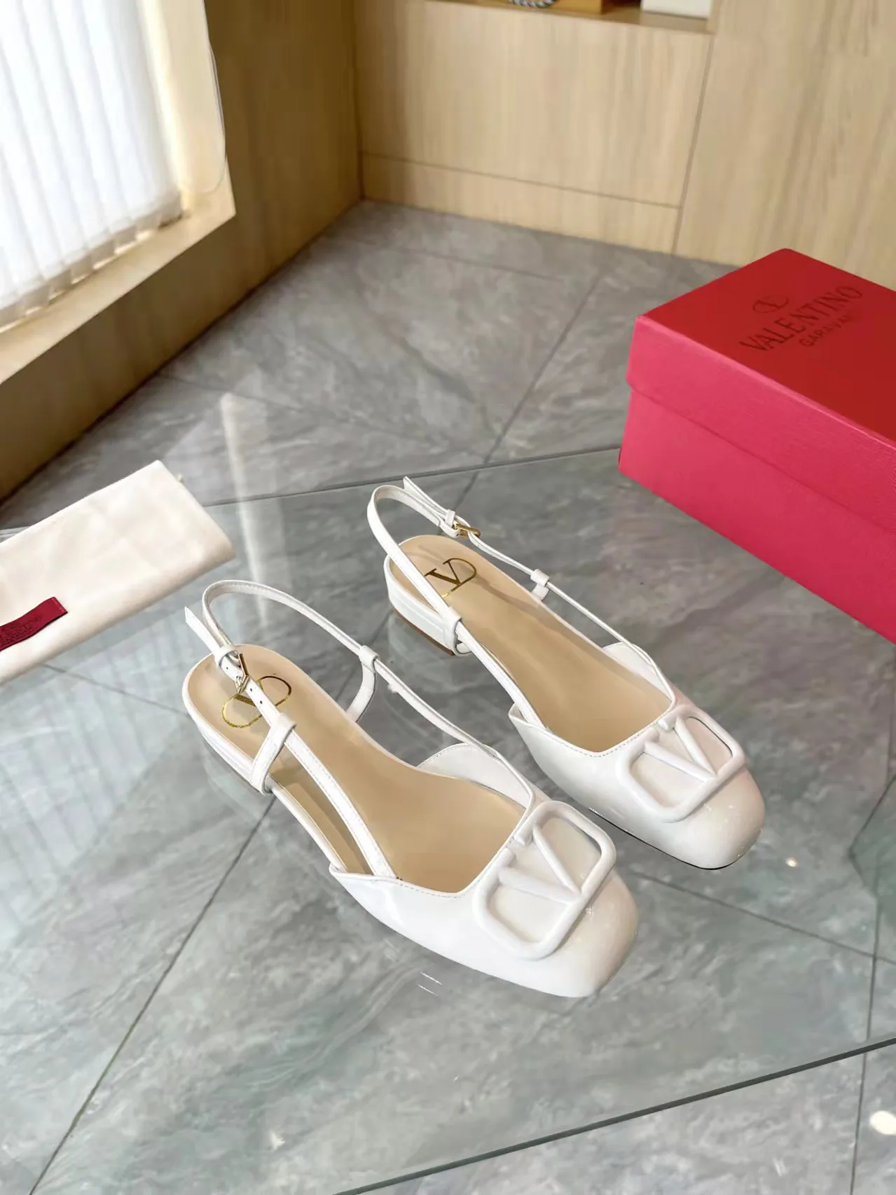 Босоножки Женские Valentino 11602192