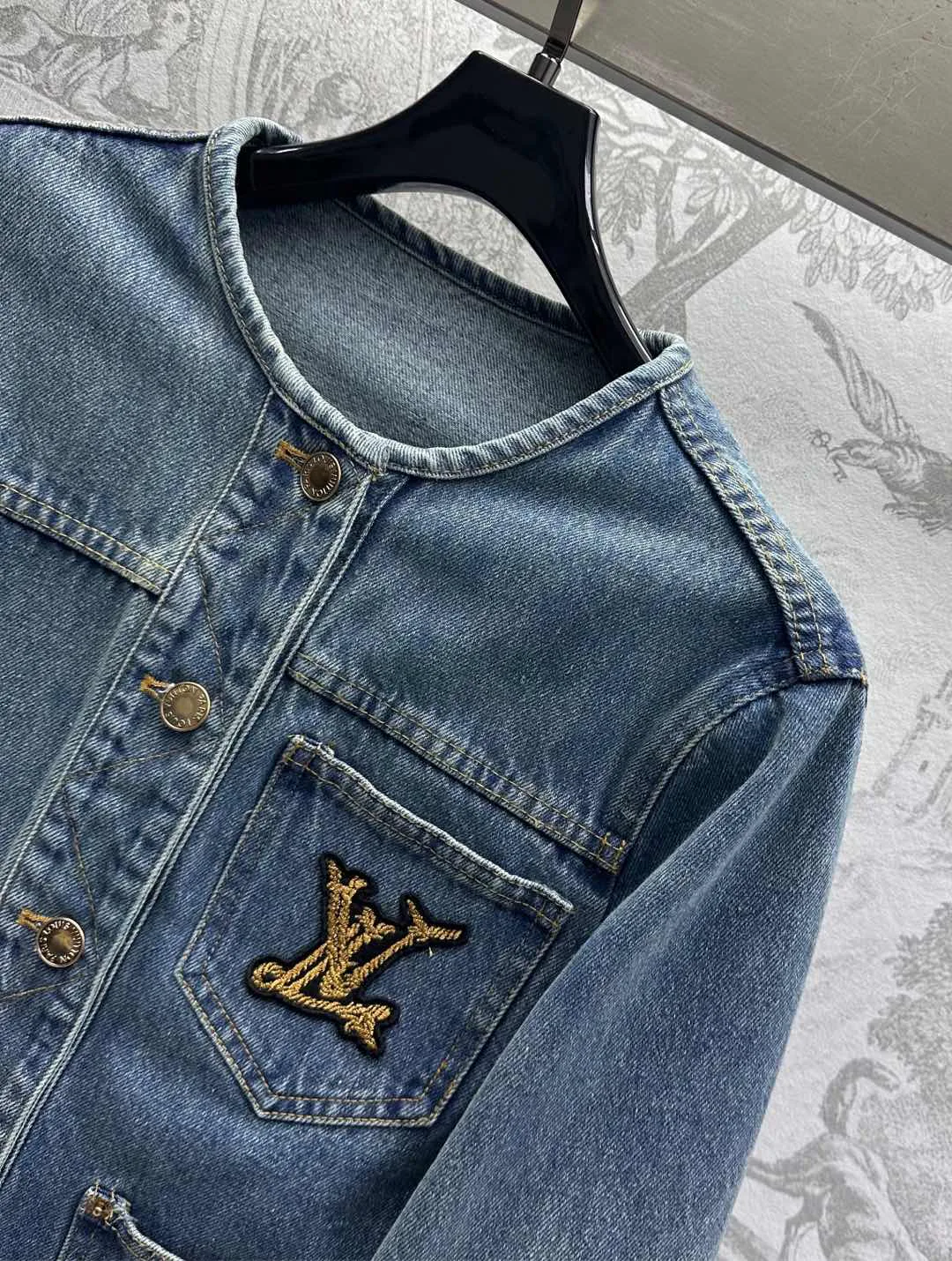 Куртки И Пуховики Женские Louis Vuitton 25355