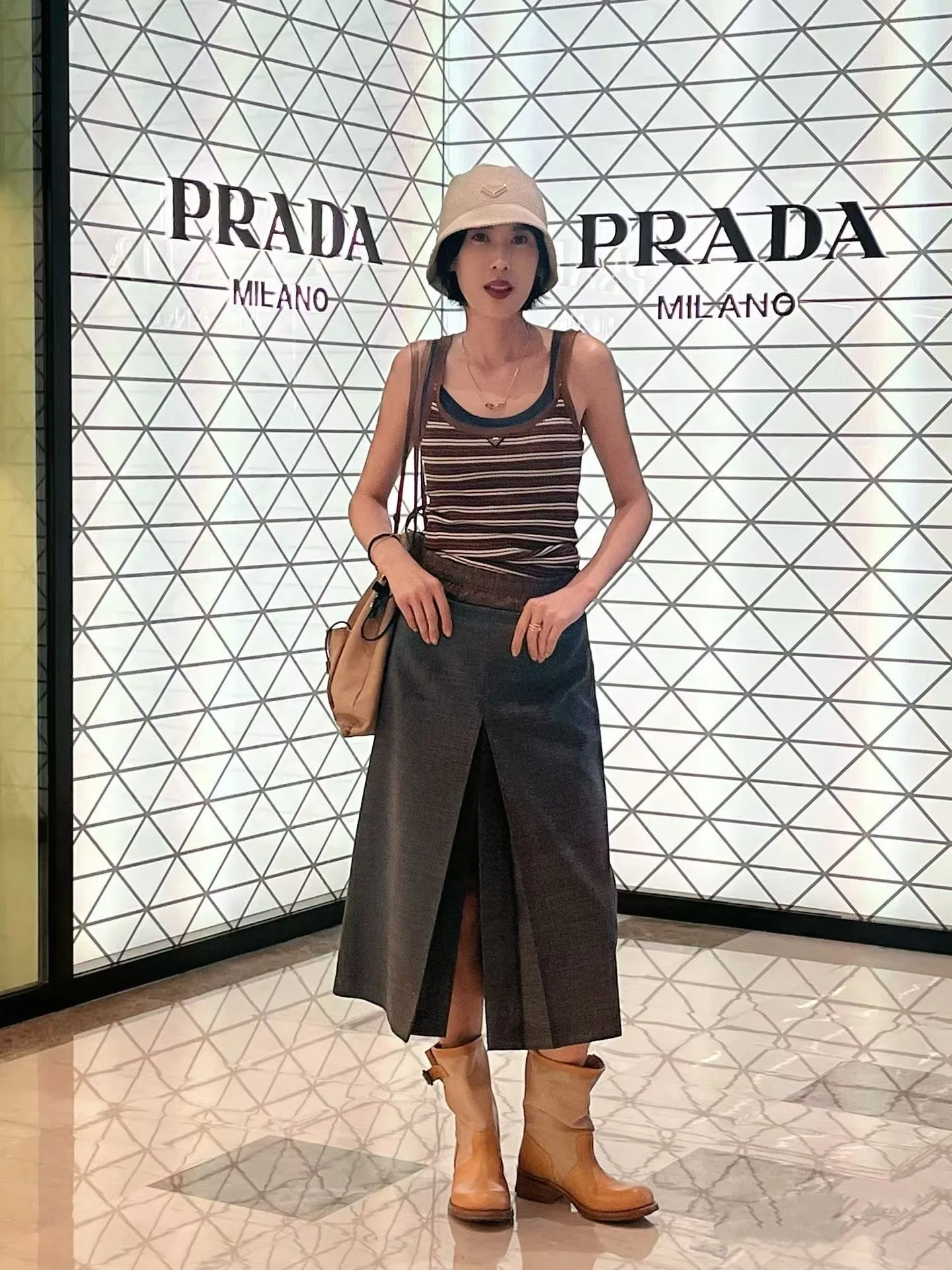 Юбки Женские Prada 17890989