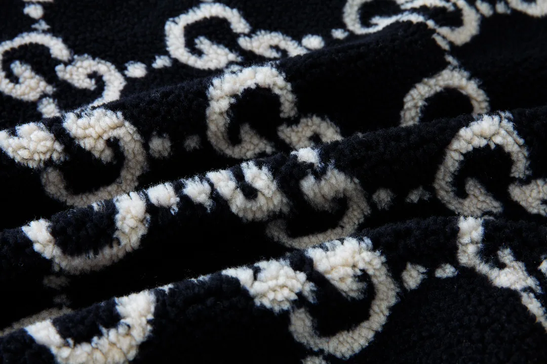 Куртки И Пуховики Мужские Gucci 18237050
