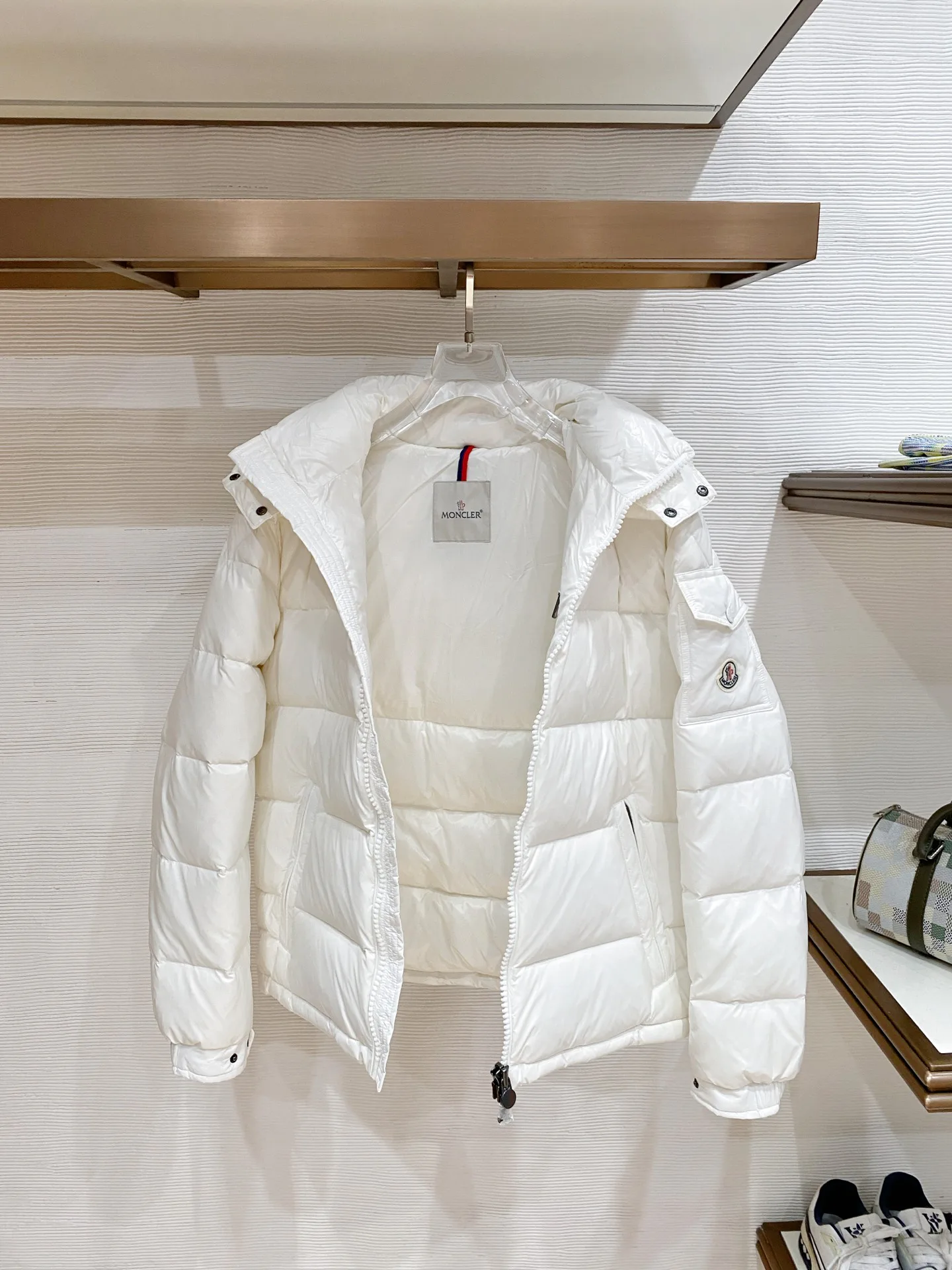 Куртки И Пуховики Женские Moncler 18741443
