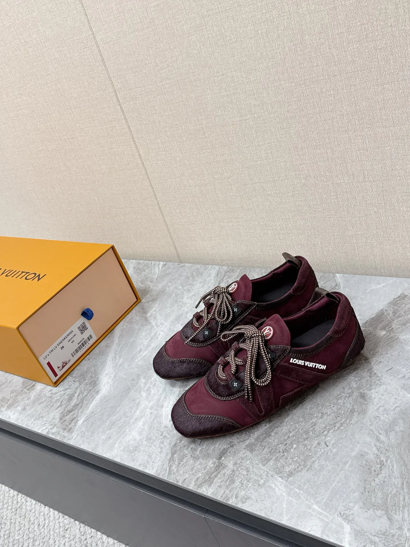 Кроссовки Женские Louis Vuitton 2625309