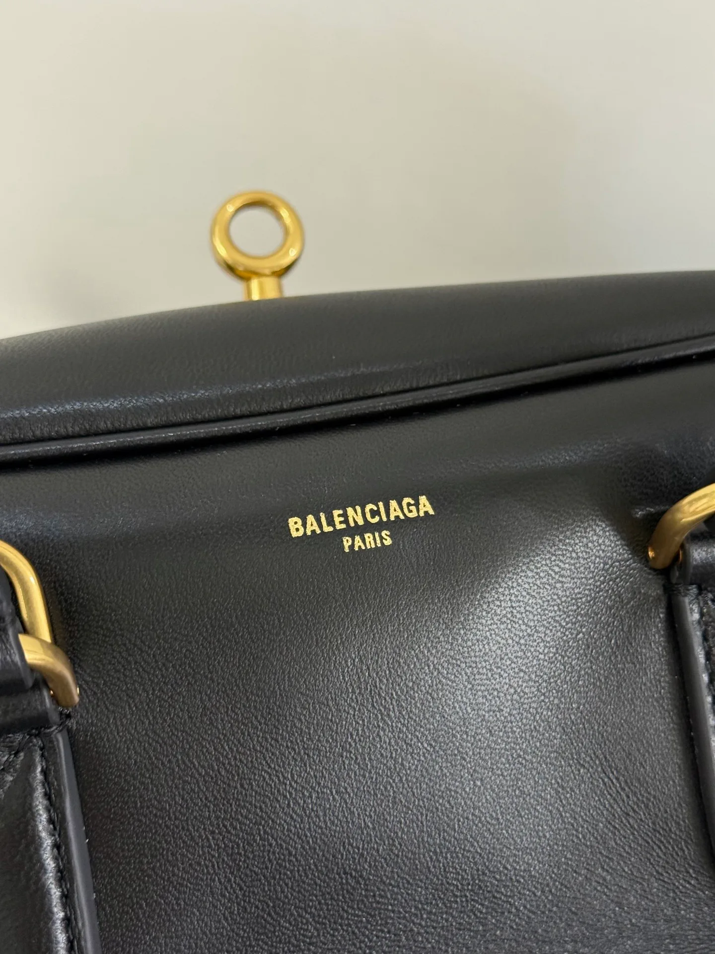 Классические Сумки Женские Balenciaga 18136030
