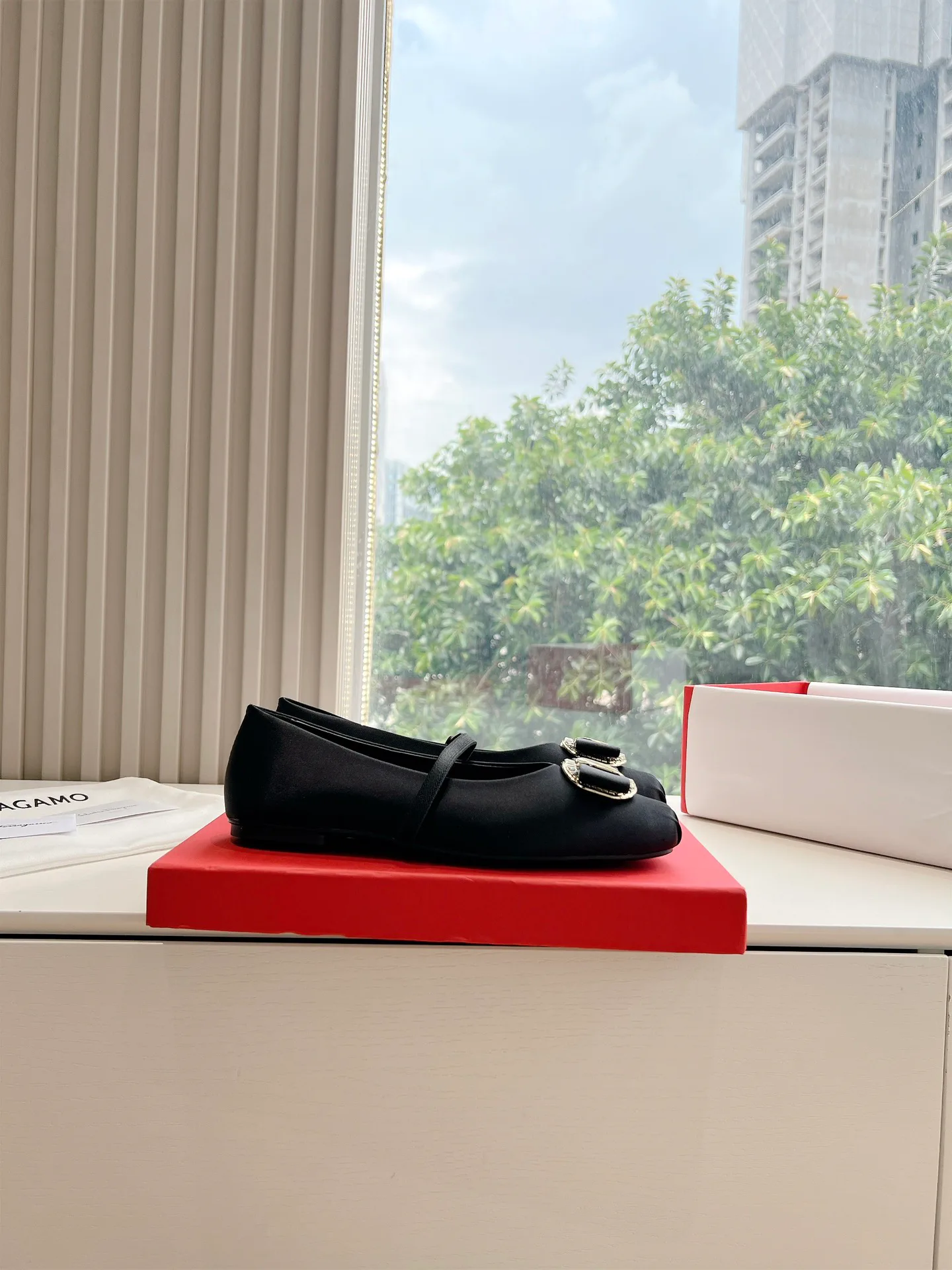 Балетки Женские Salvatore Ferragamo 22390