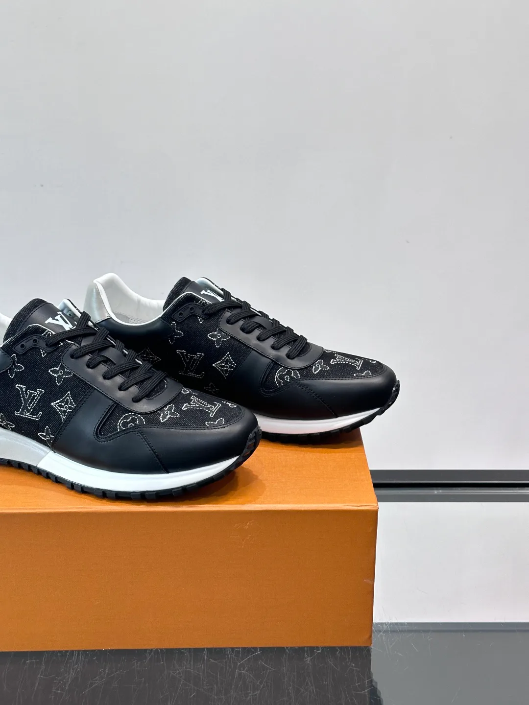 Кроссовки Мужские Louis Vuitton 916302