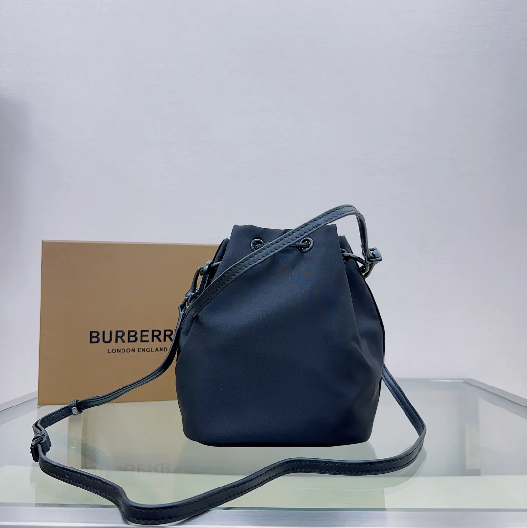 Классические Сумки Женские Burberry 11017431