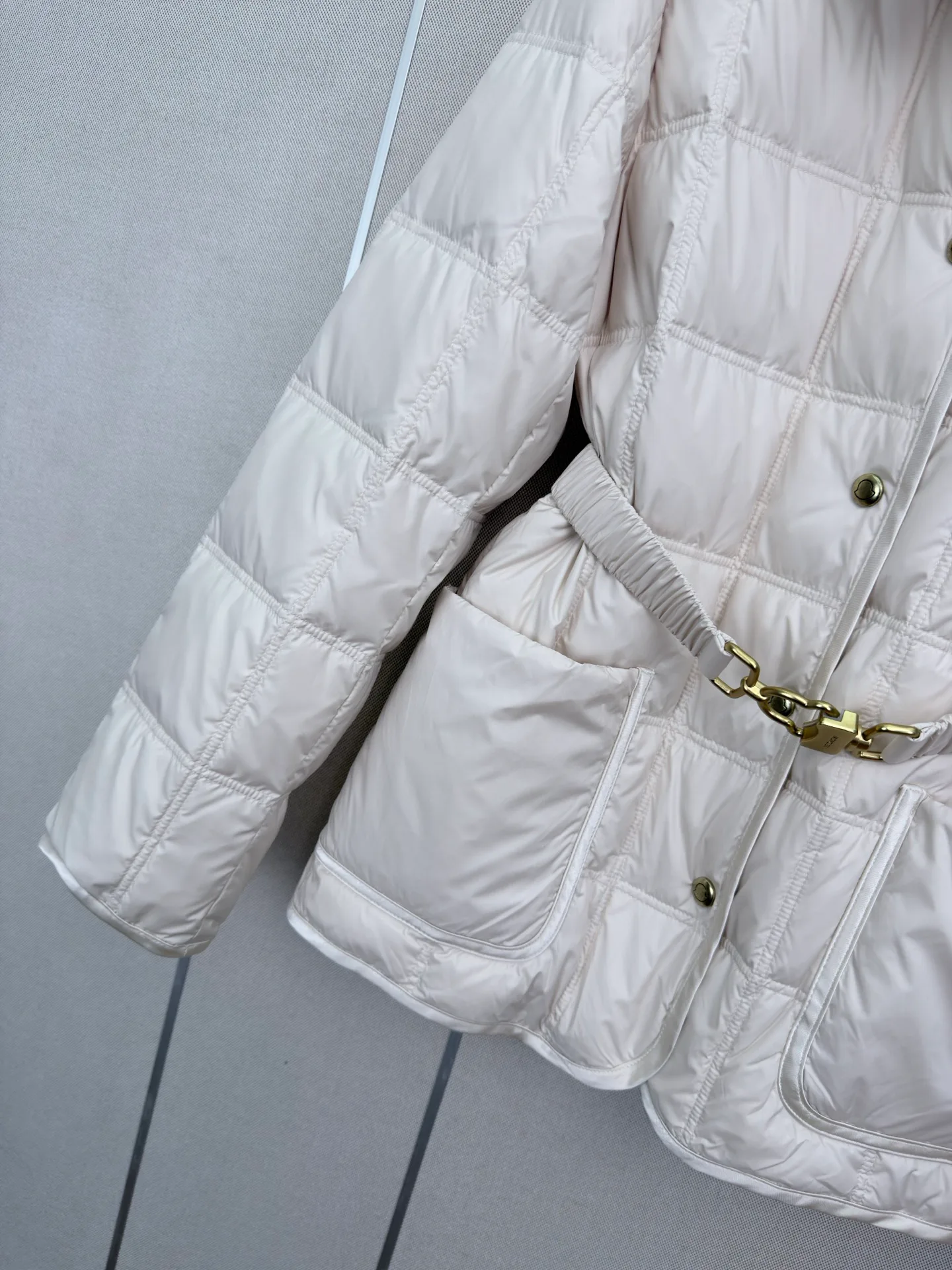 Куртки И Пуховики Женские Moncler 18407984
