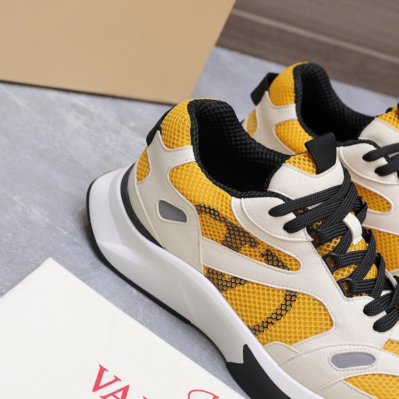 Кроссовки Мужские Valentino 17604594