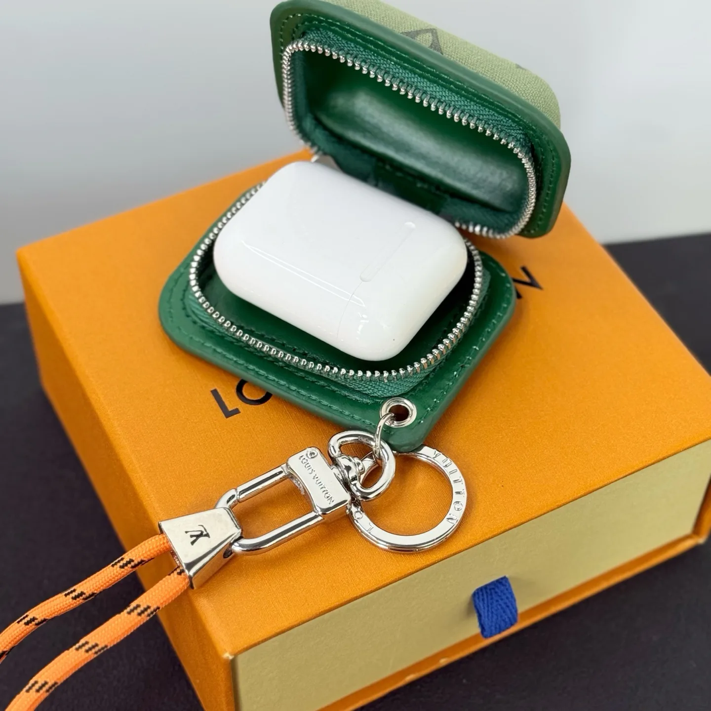 Клатчи Женские Louis Vuitton 3414332