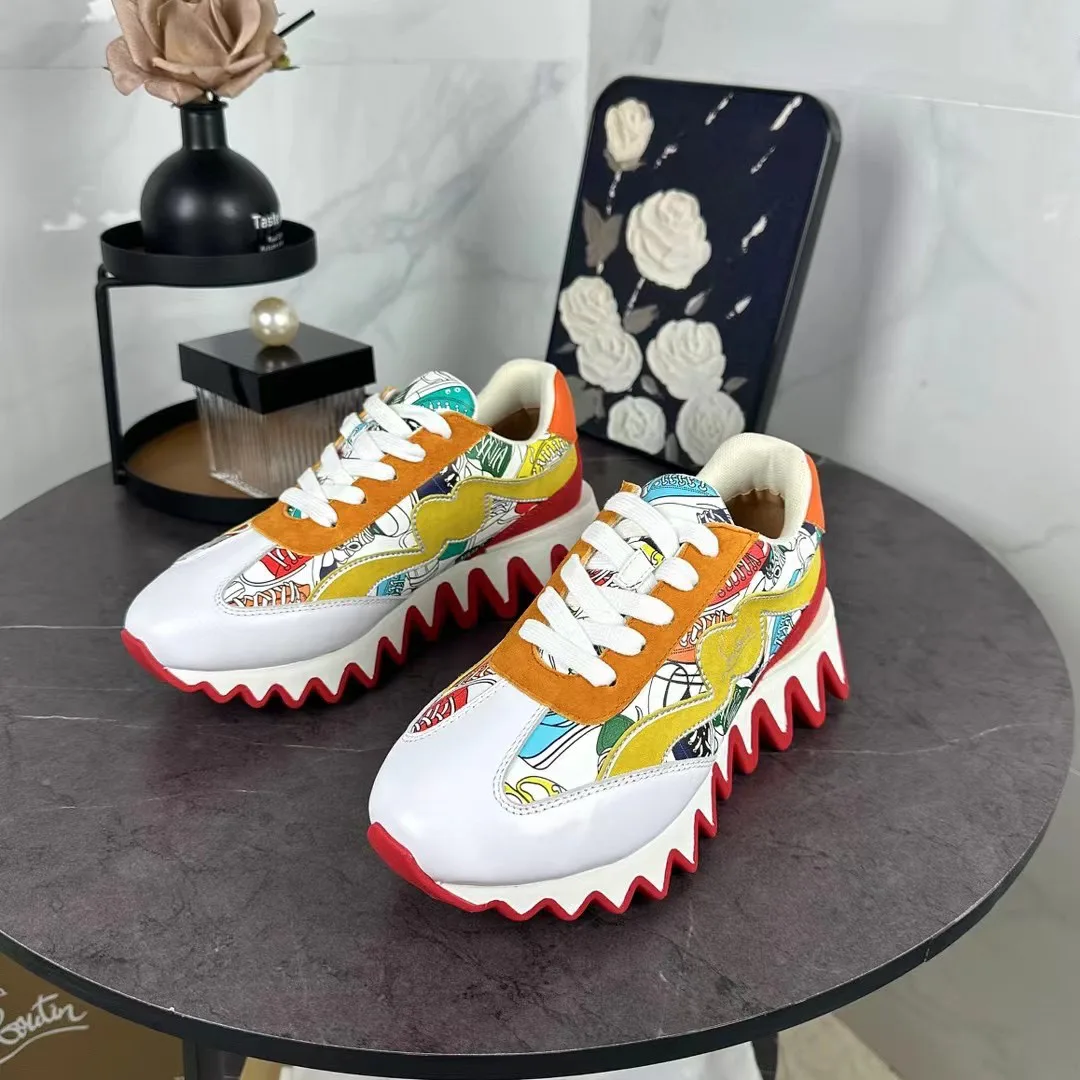 Кроссовки Женские Christian Louboutin 11072109