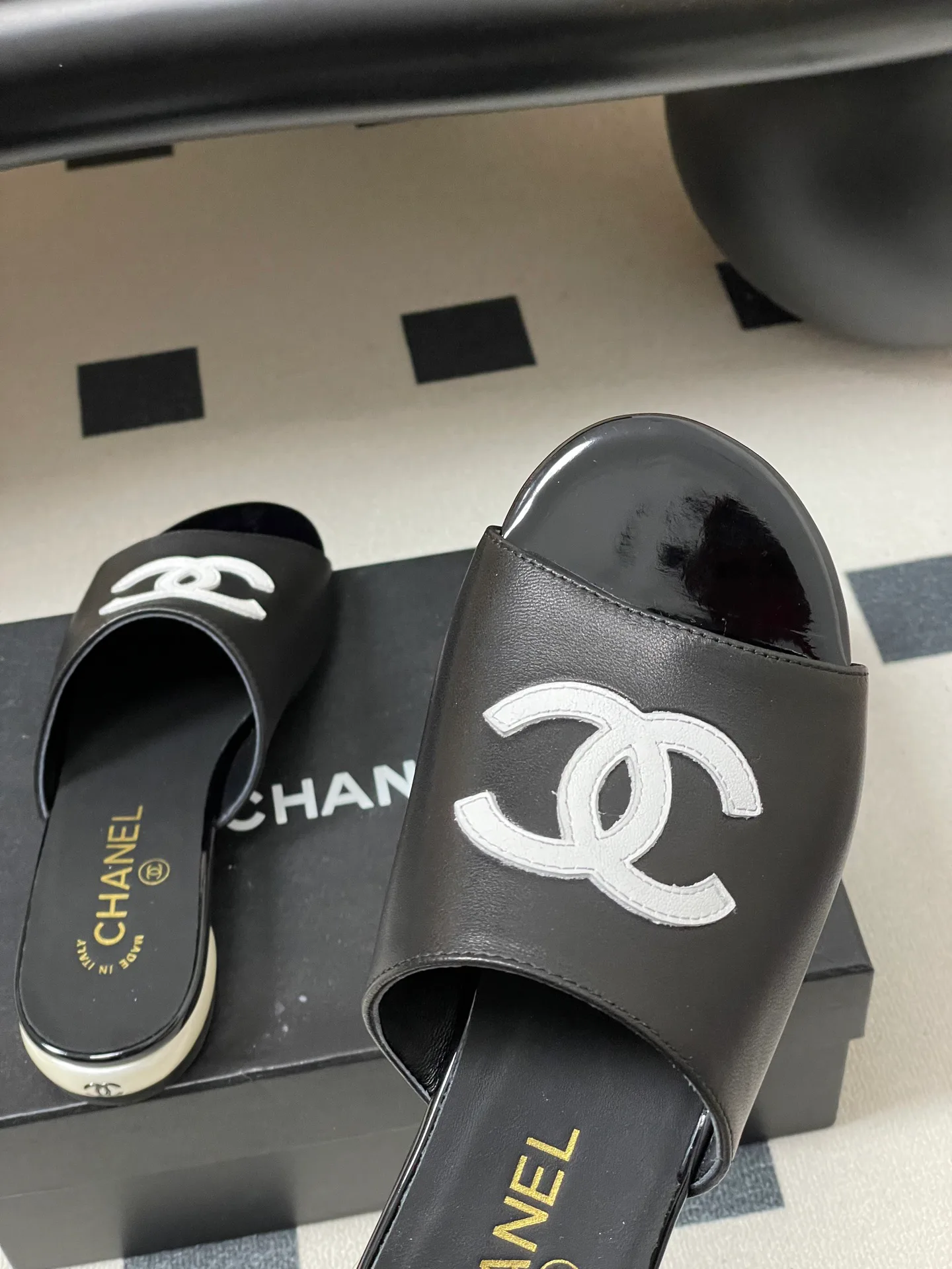 Босоножки Женские Chanel 10993906