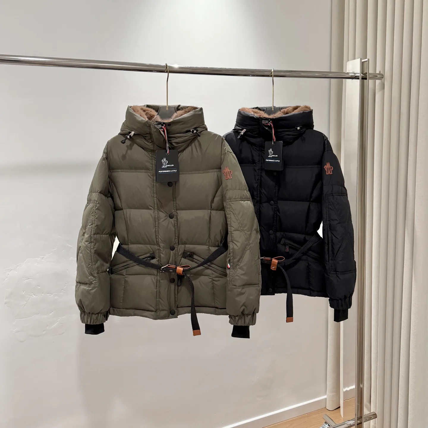 Куртки И Пуховики Женские Moncler 18555784