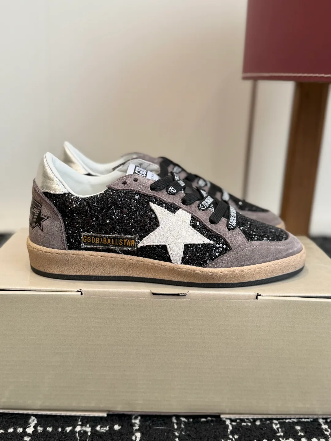 Кроссовки Женские Golden Goose 18305921
