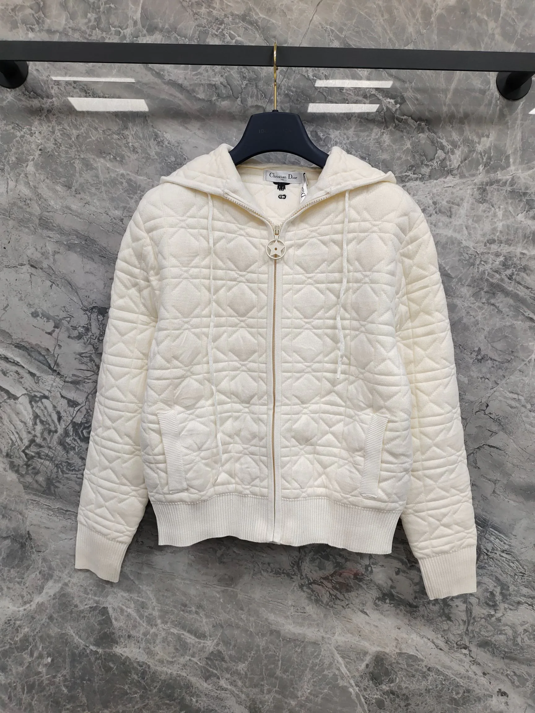 Куртки И Пуховики Женские Christian Dior 18743629