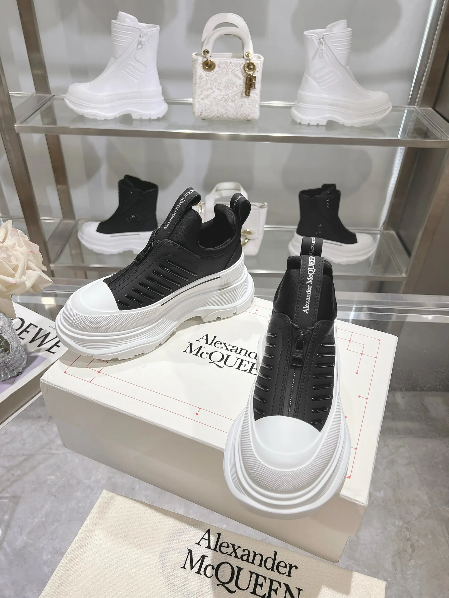 Кроссовки Женские Alexander Mcqueen 18740875