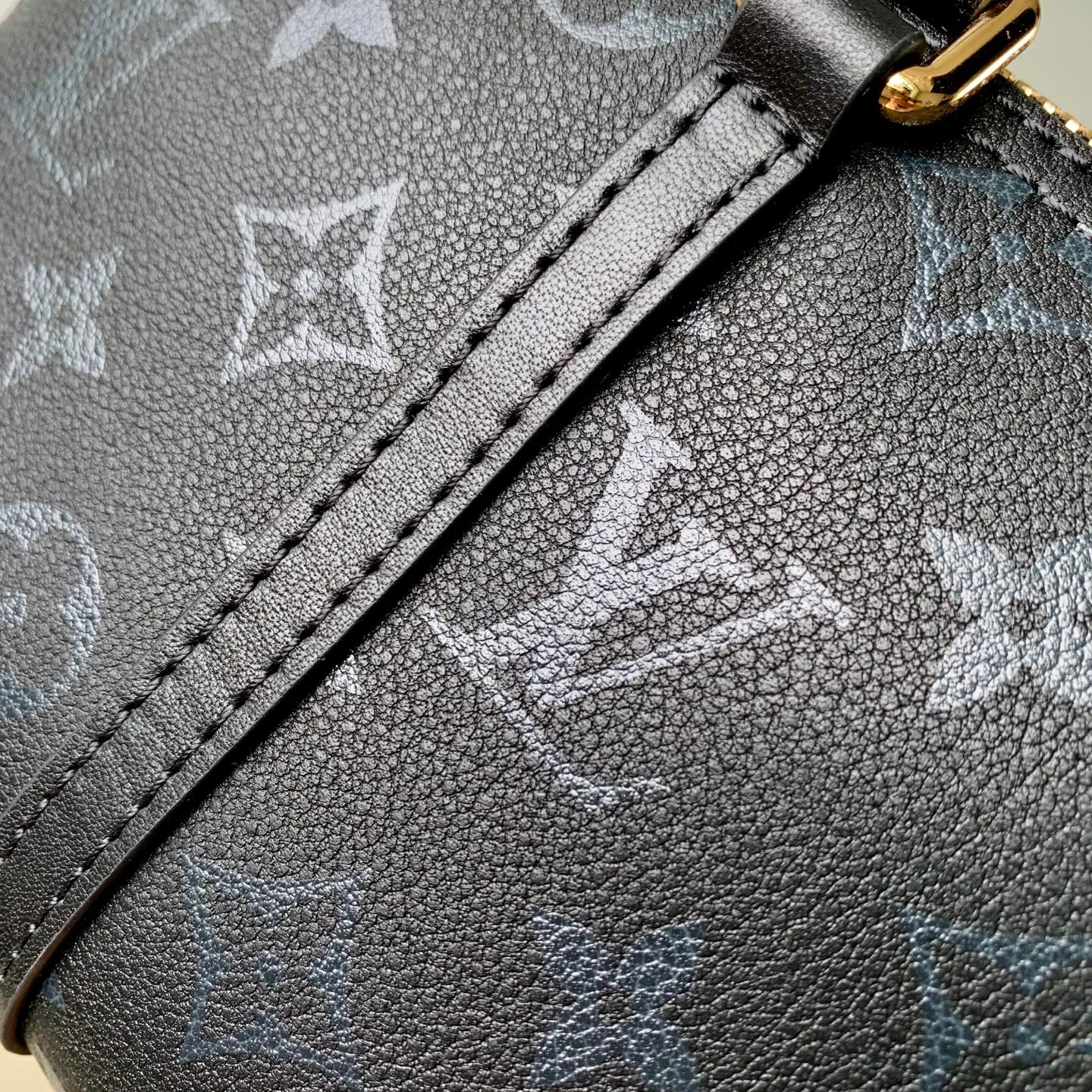 Классические Сумки Женские Louis Vuitton 18147459