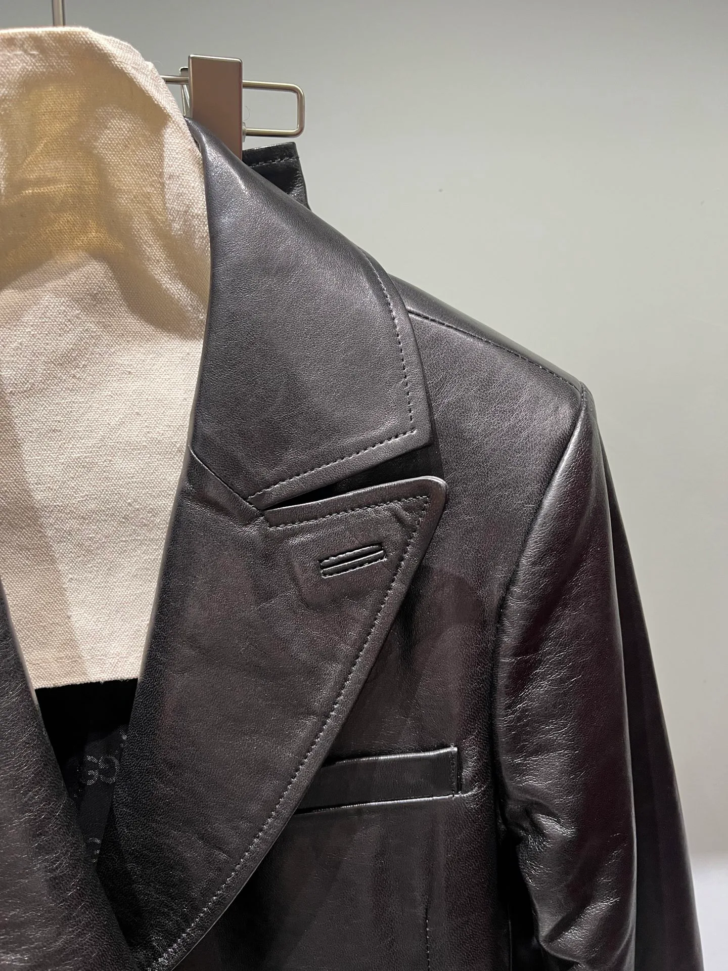 Кожаные Куртки И Дублёнки Женские Gucci 18064727