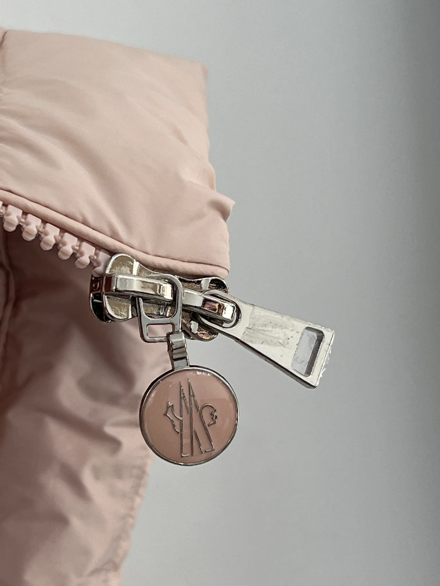 Куртки И Пуховики Женские Moncler 18416163
