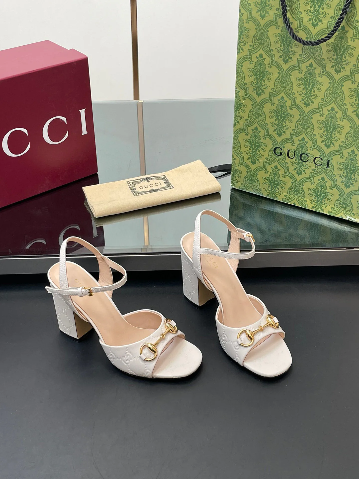 Босоножки Женские Gucci 17614709