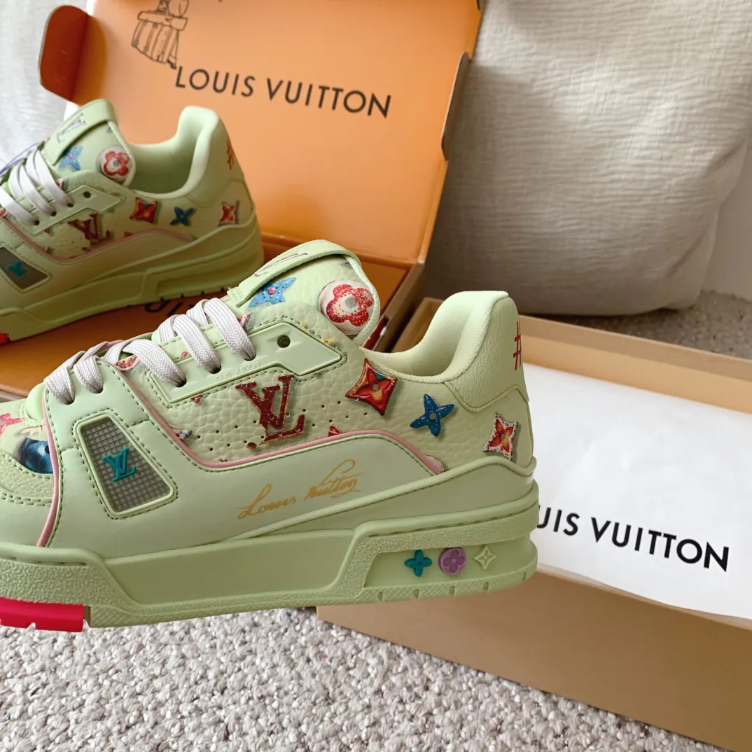 Кроссовки Женские Louis Vuitton 10290579