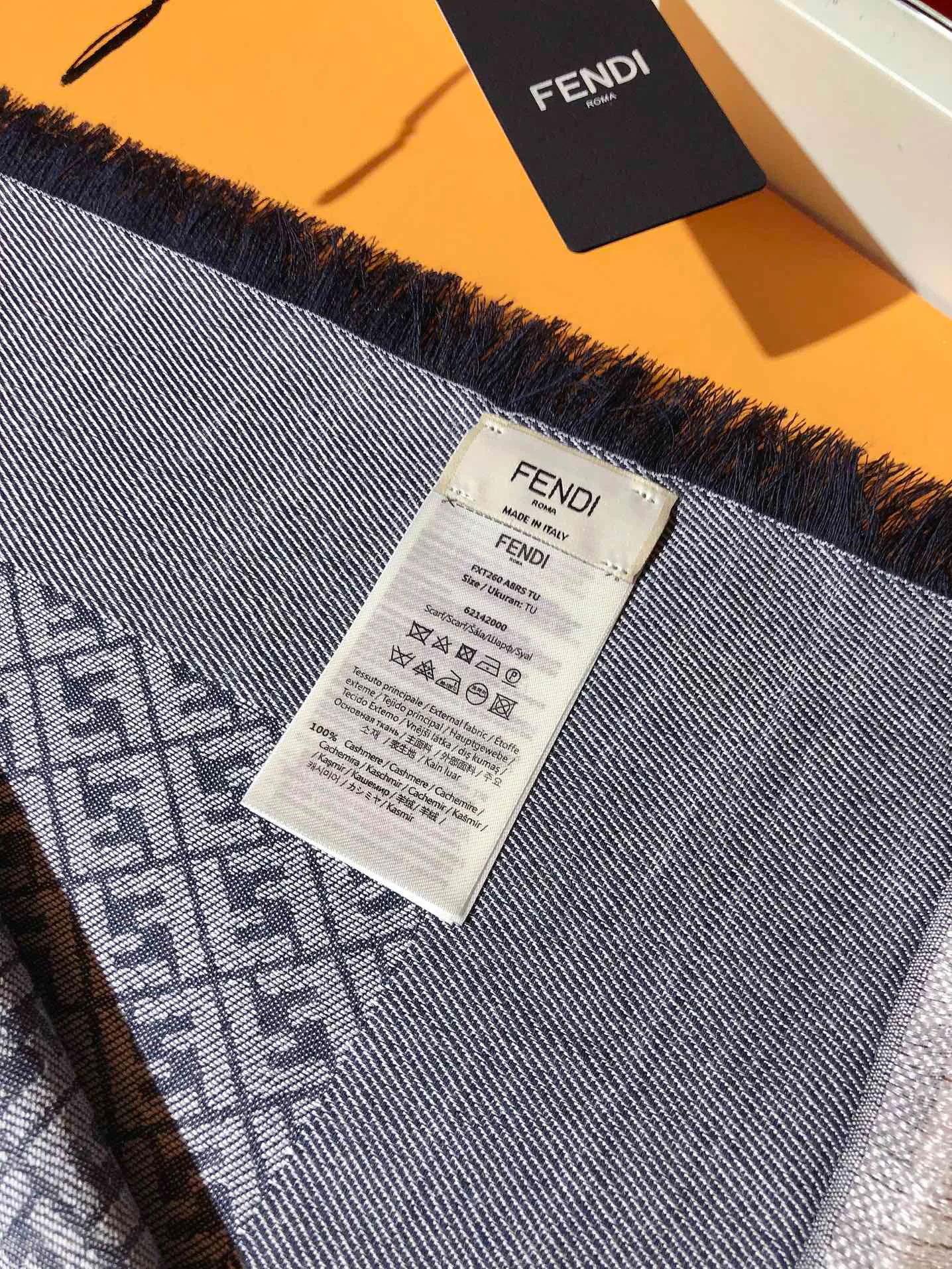 Шарфы Fendi 22757