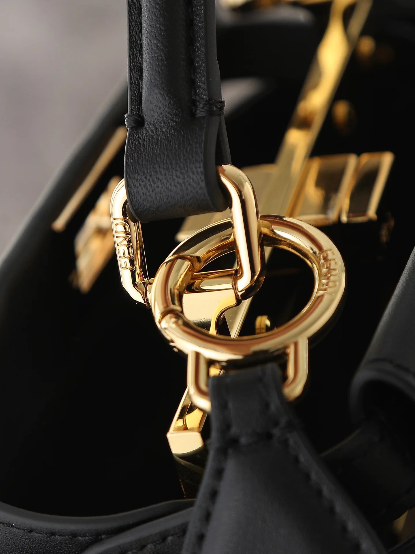 Классические Сумки Женские Fendi 10644811