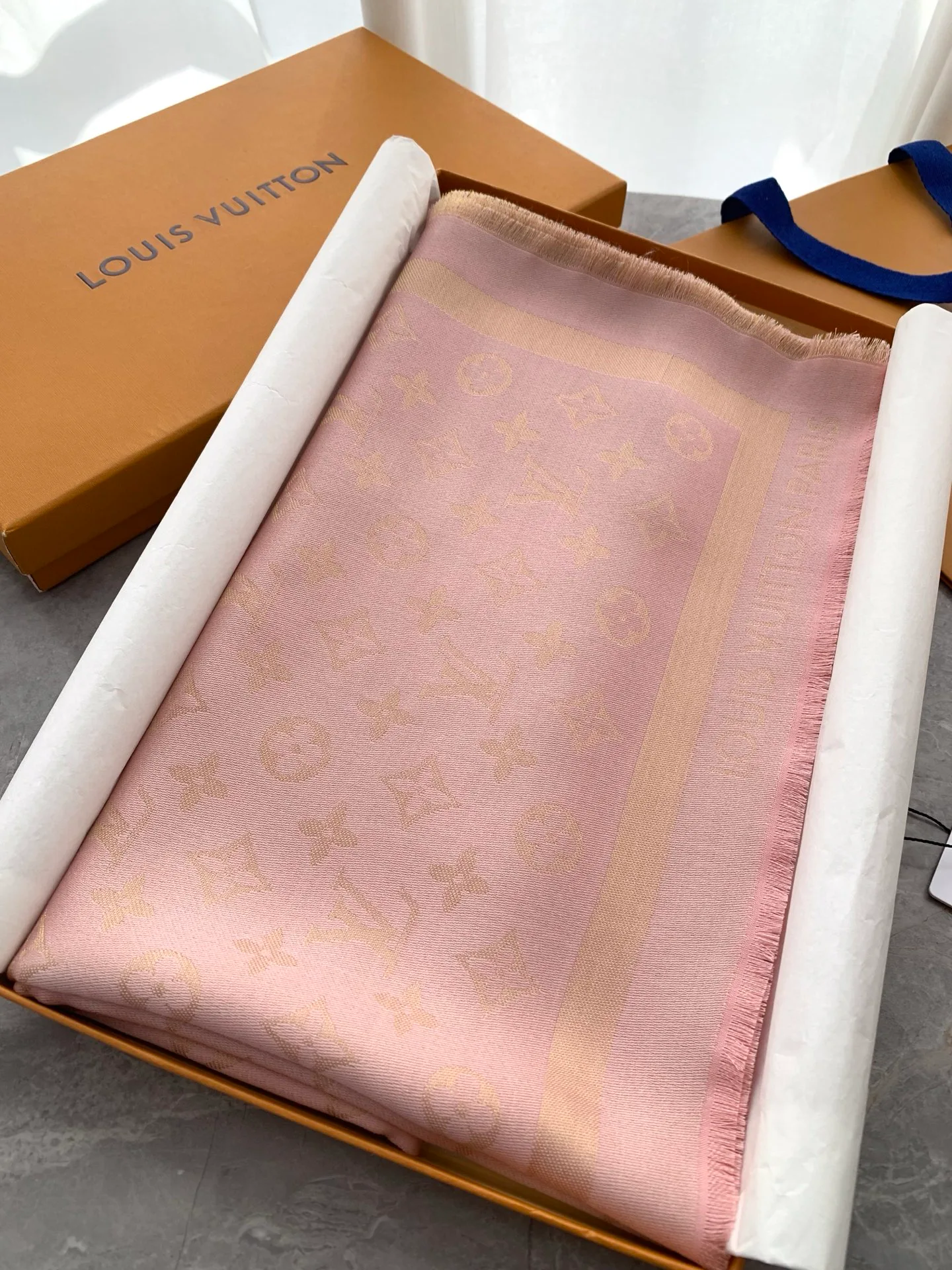 Шарфы Louis Vuitton 17925782