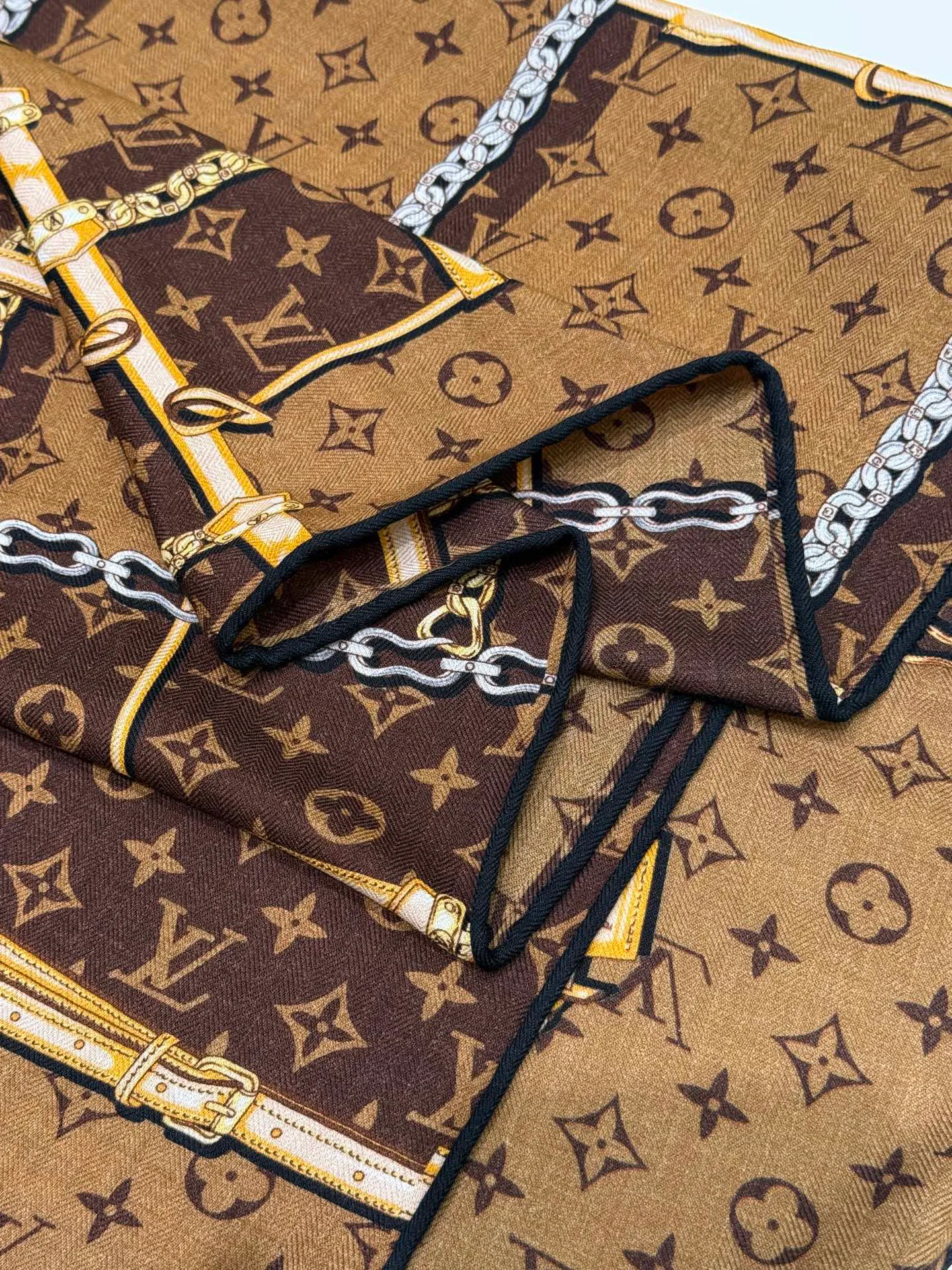 Шарфы Louis Vuitton 5904720