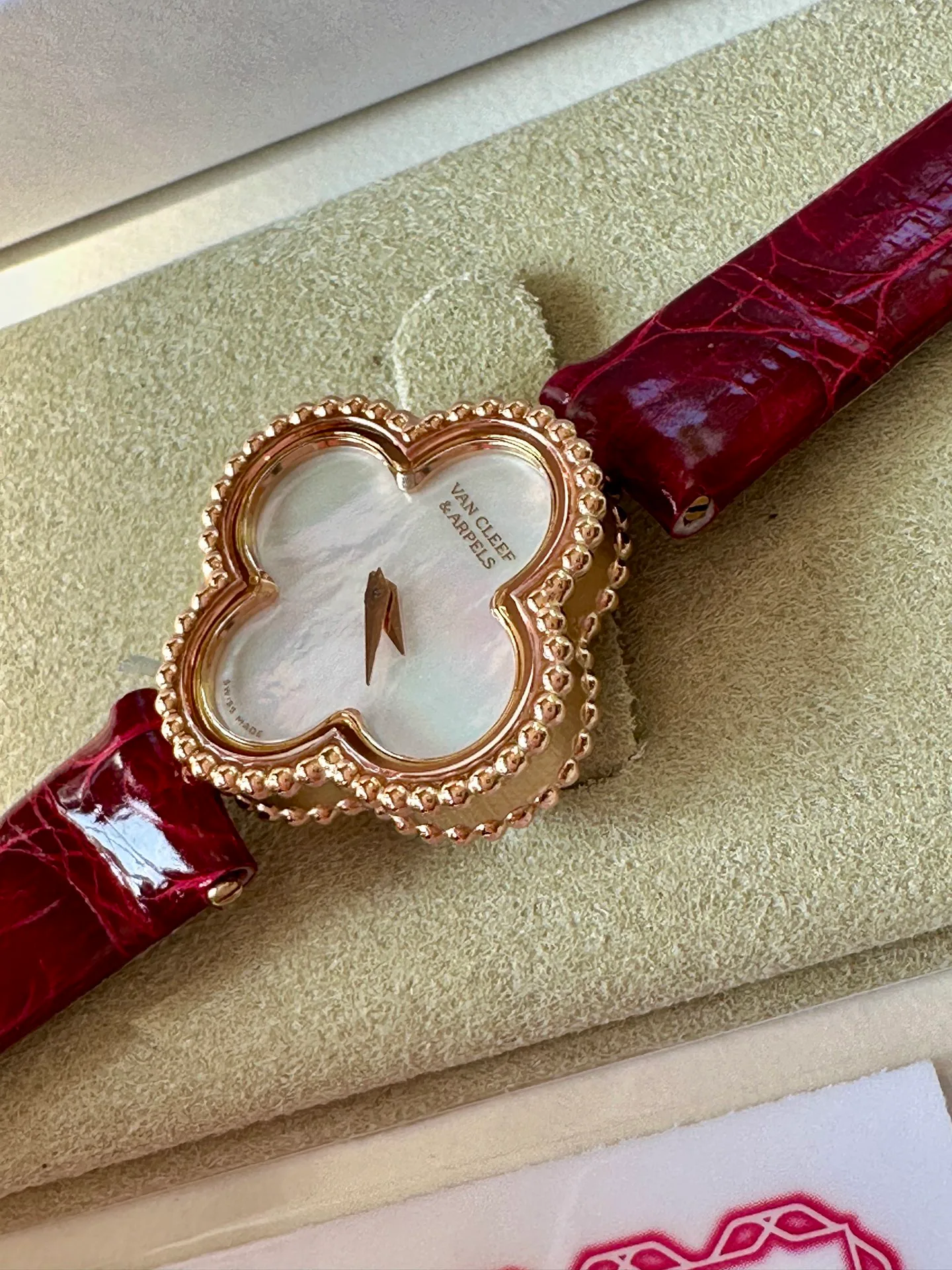 Часы Женские Van Cleef & Arpels 13071429