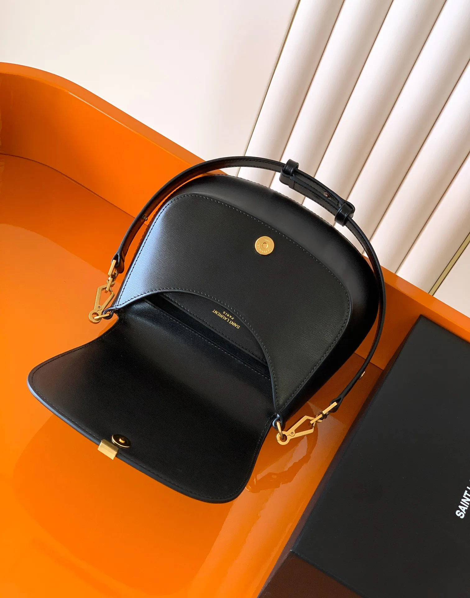 Сумки На Ремне Женские Saint Laurent 11309784