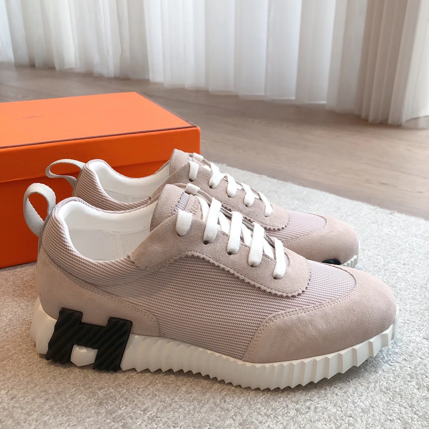 Кроссовки Женские Hermes 17763685
