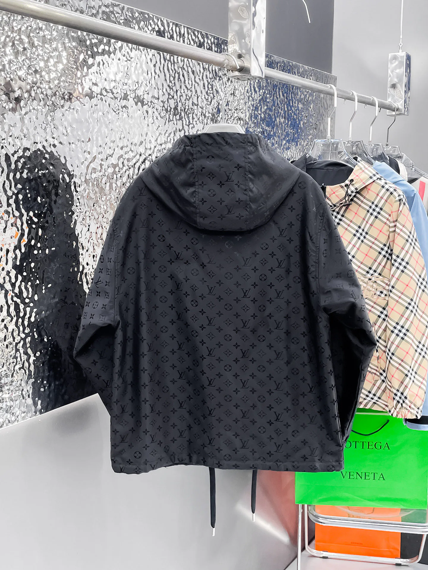 Куртки И Пуховики Мужские Louis Vuitton 9352362