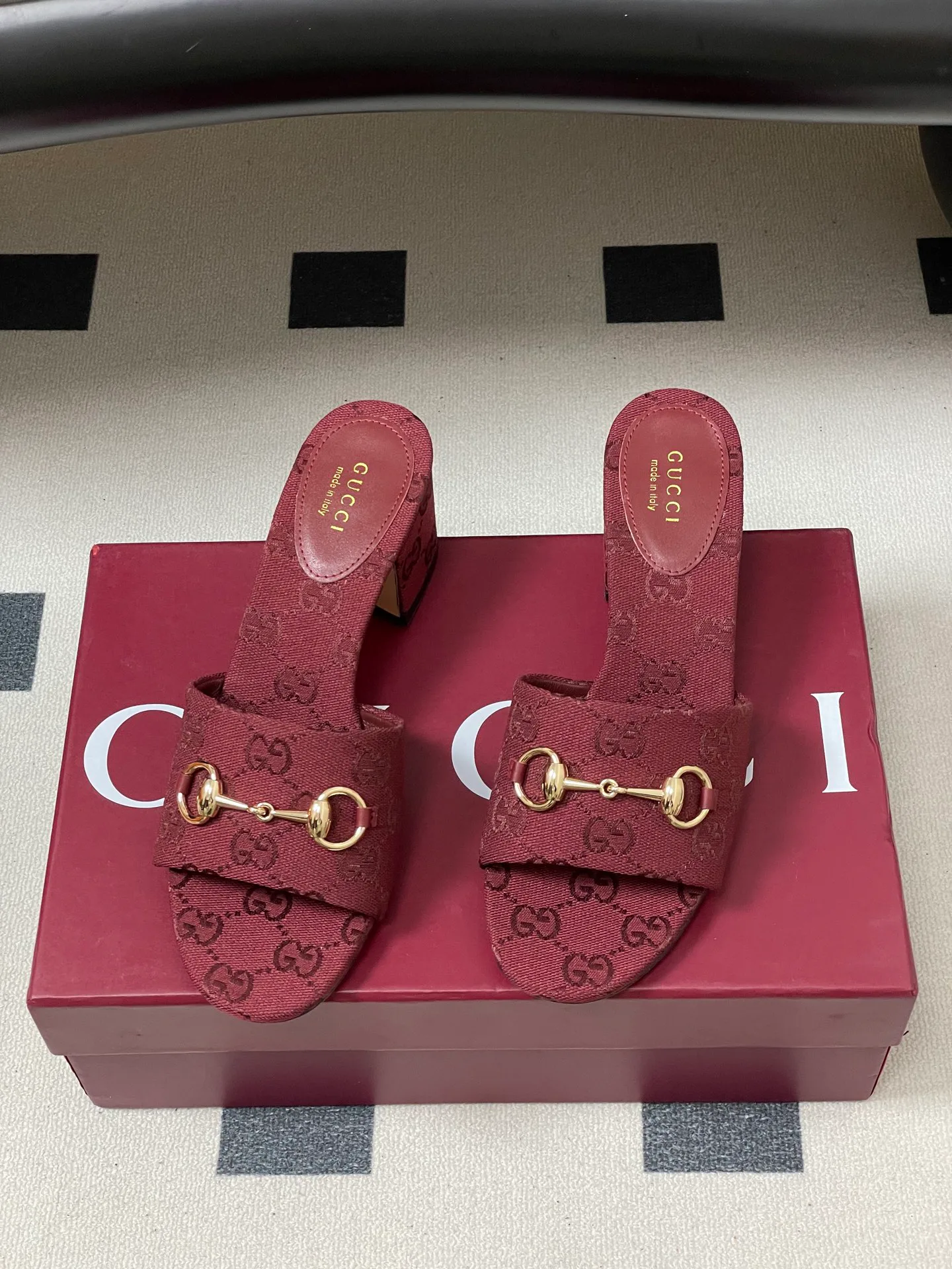 Сандалии Женские Gucci 11886553