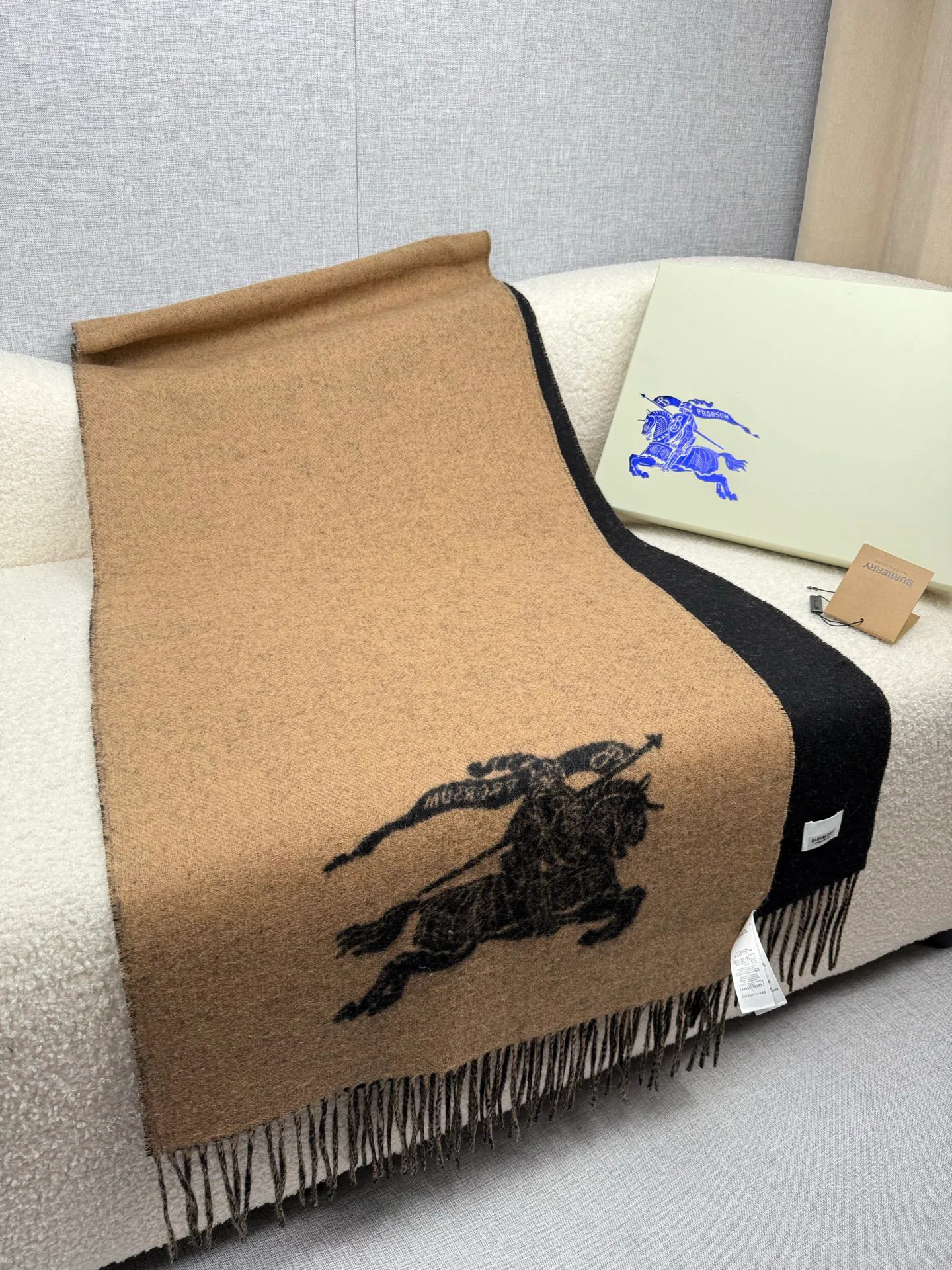 Шарфы Burberry 692776