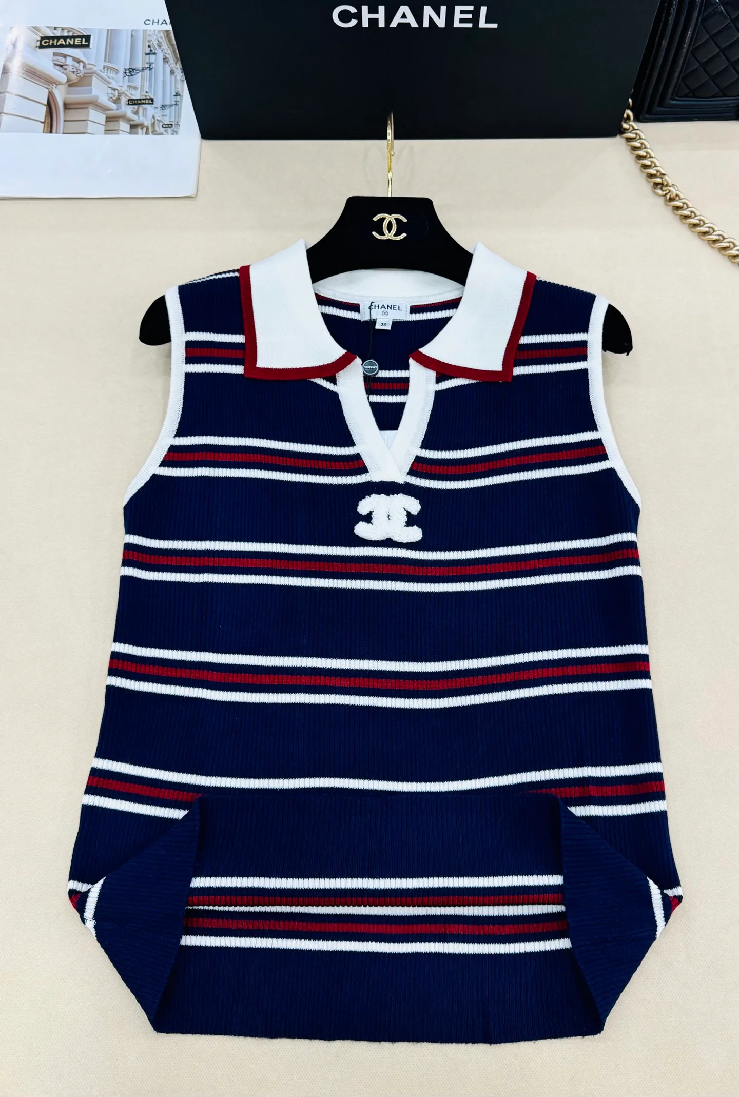Жилеты Женские Chanel 16995410