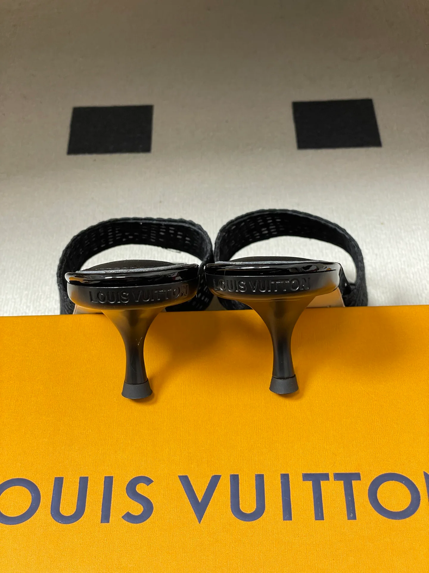 Босоножки Женские Louis Vuitton 13332560
